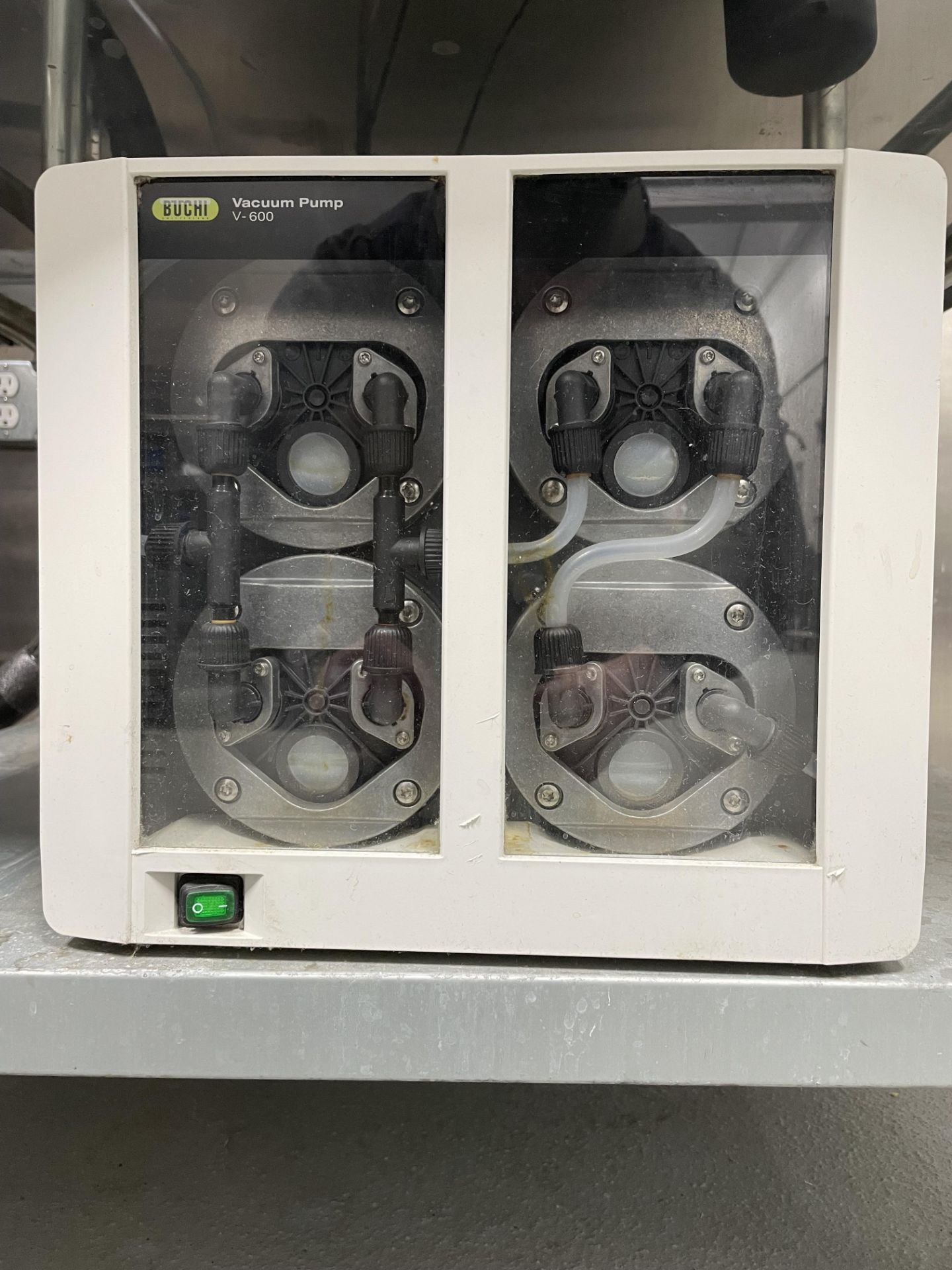 Used Buchi 20 L Rotary Evaporator System. Model R-220 PRO w/ Buchi Vacuum Pump V-600 - Image 2 of 3