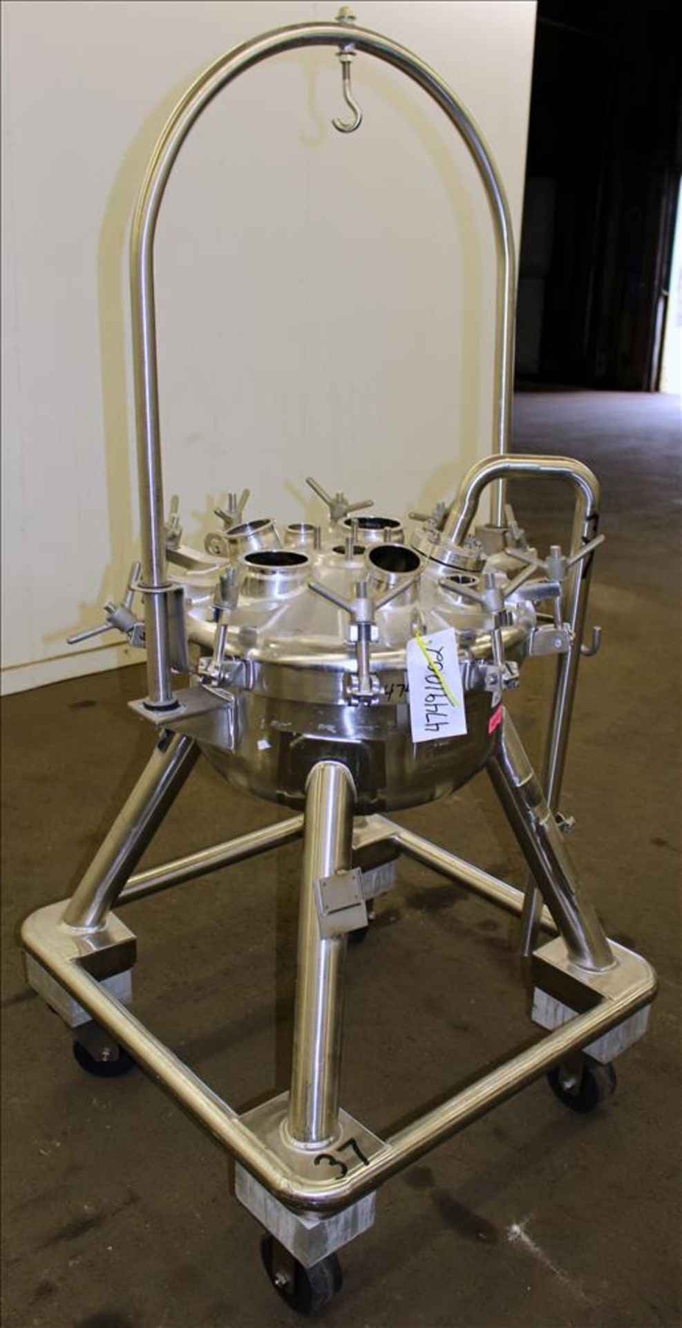 Used- Mueller Pressure Tank, Approximate 40 Liter (10.5 Gallon), 316L Stainless Steel, Vertical - Image 5 of 13
