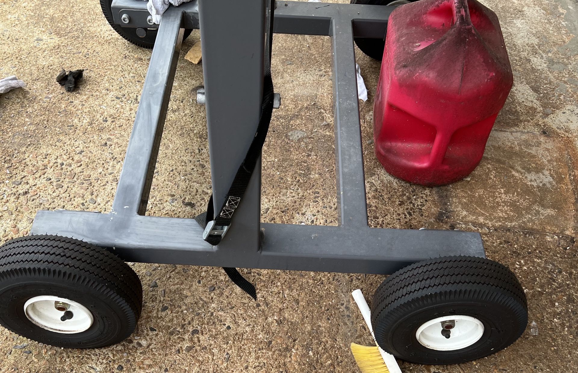 Used Munch Machines "Mother Bucker" Bucking Machine. Model "Mother Bucker" w/ Outdoor Wheels. - Image 4 of 7