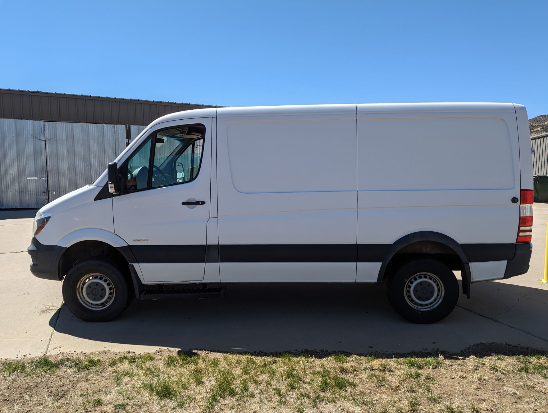 Used Mercedes Sprinter 2500 Van. 2016 Model. Color: White - Image 16 of 25