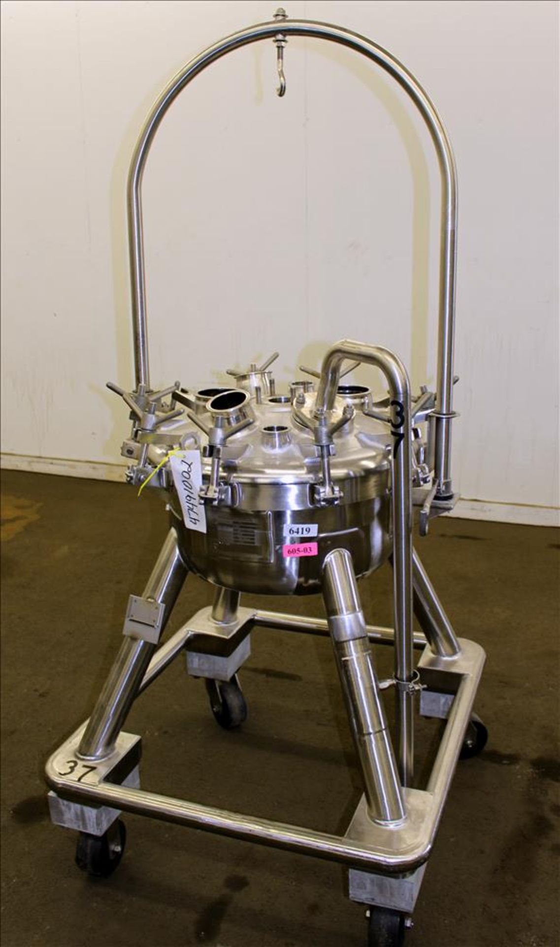 Used- Mueller Pressure Tank, Approximate 40 Liter (10.5 Gallon), 316L Stainless Steel, Vertical - Image 2 of 13