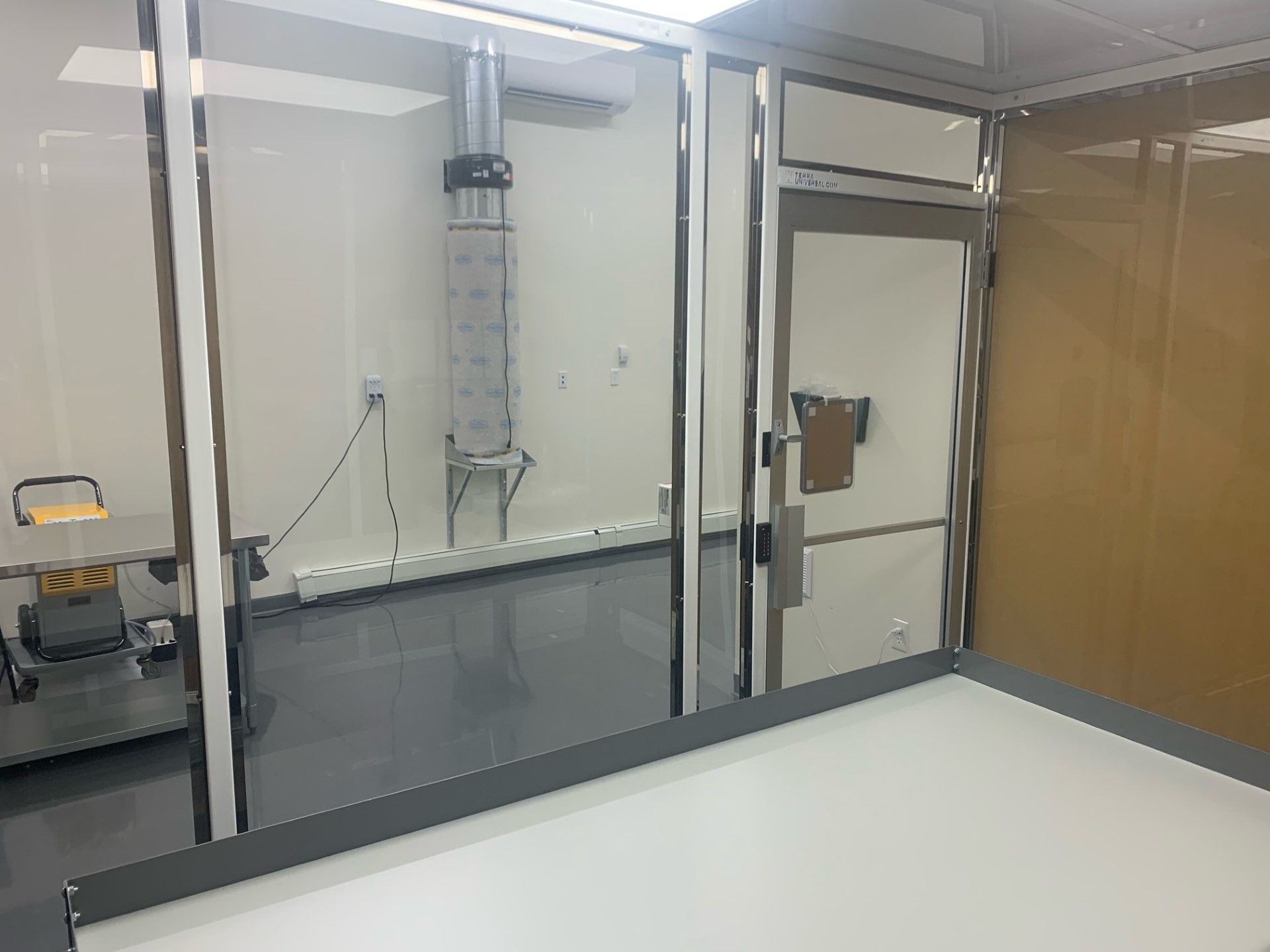 Terra Solutions Hardwall ValuLine Powder Coated Steel Cleanroom. Dimensions: 12'W x 8'D x 8'H - Image 2 of 5