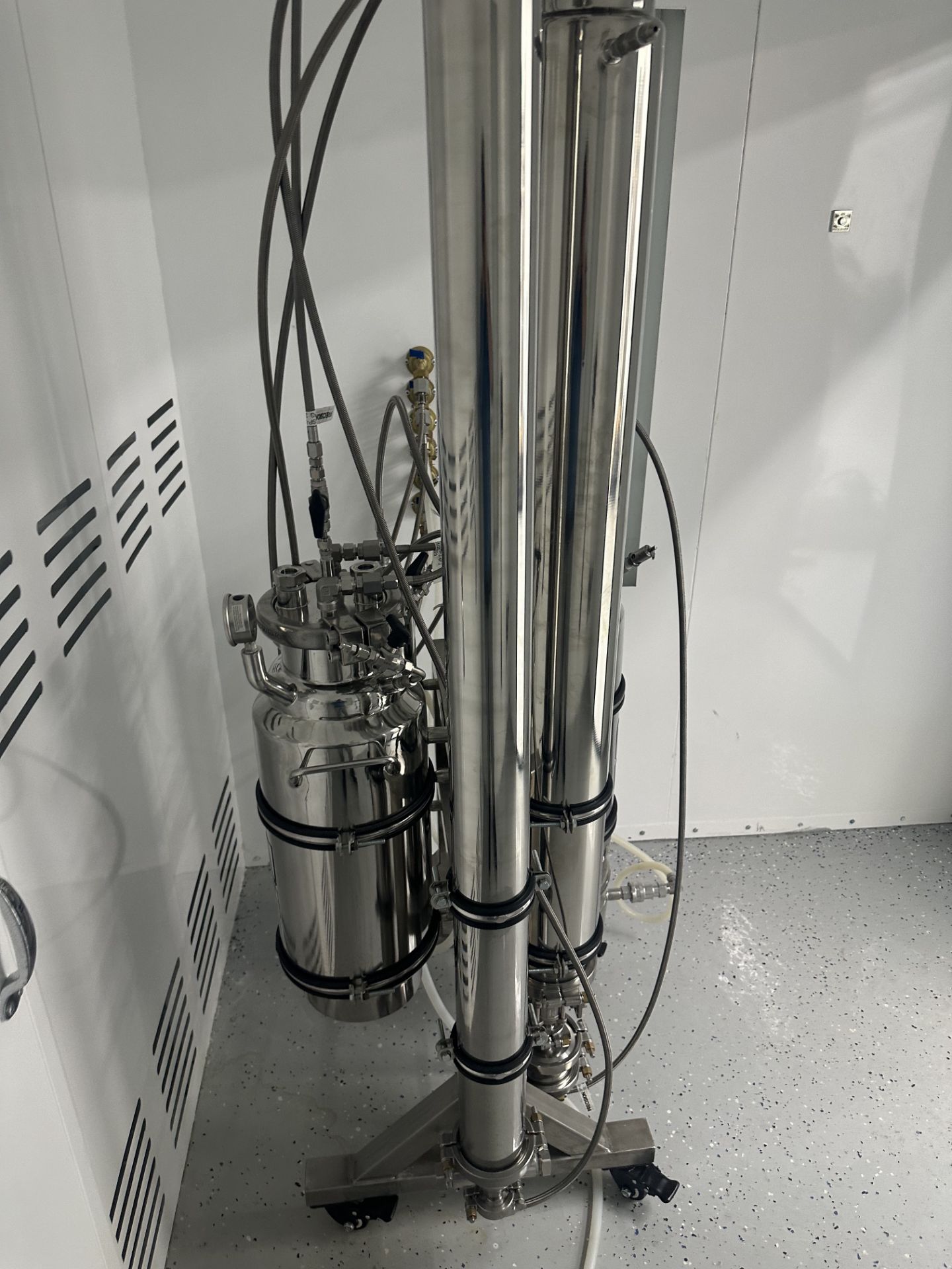 Used Hydrocarbon Precision PX1 Extraction System w/ Huber CC-902. Model PX1. - Image 2 of 23