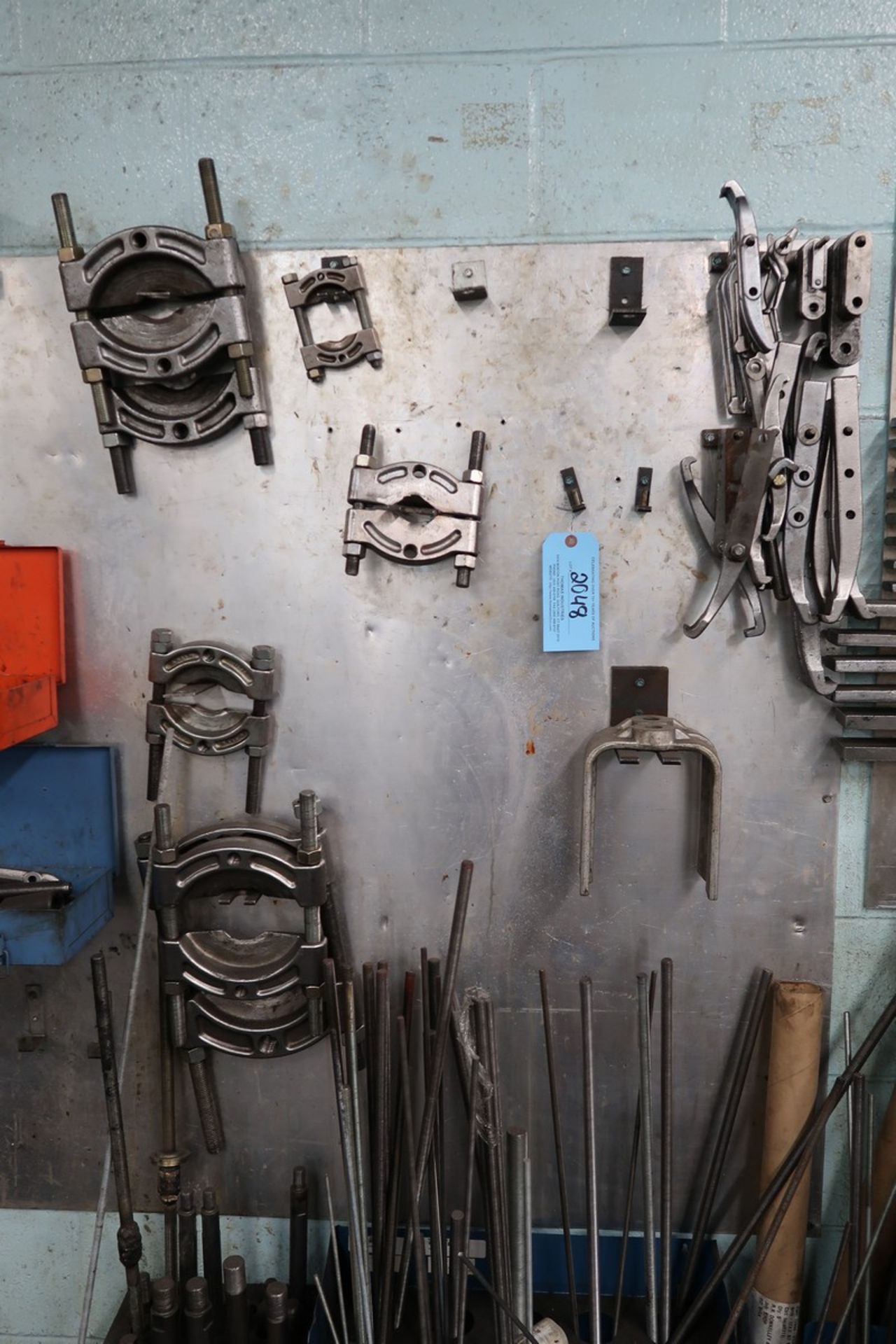 Lot of Bearing Splitters, Slide Hammers, Threaded Rod, & Gear Puller Components - Bild 3 aus 5
