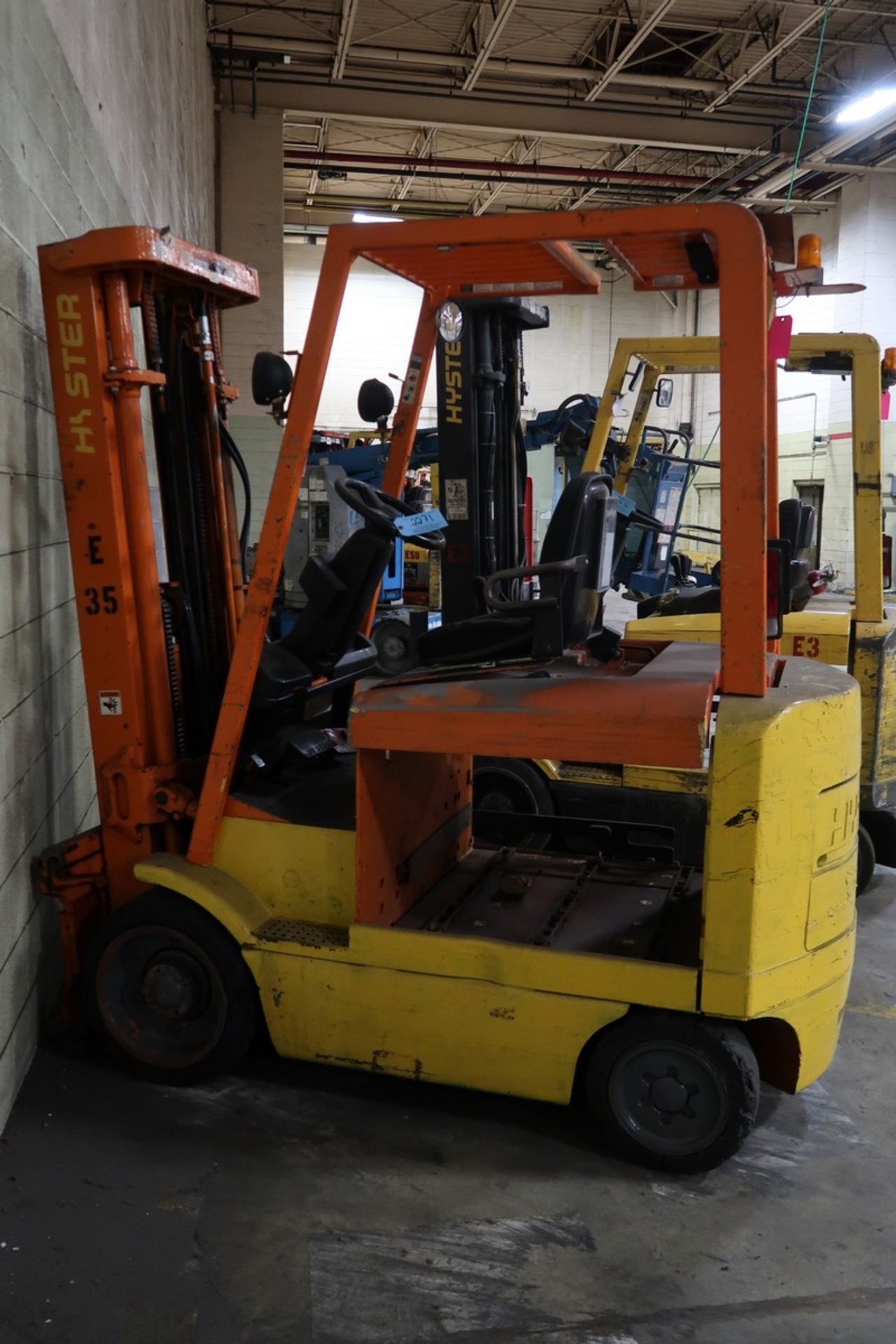 Hyster Model E60XM-33 48V Electric Fork Lift