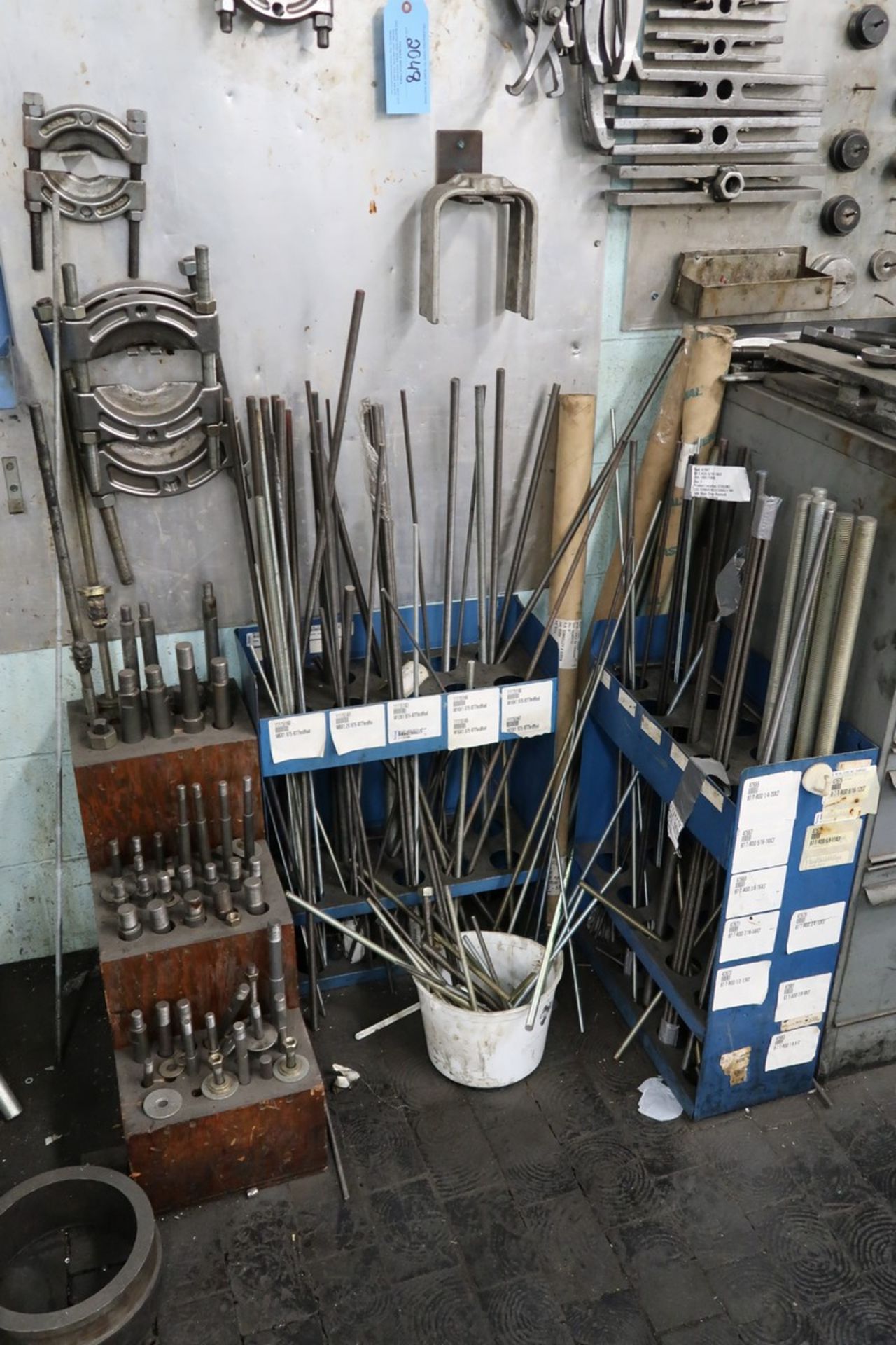 Lot of Bearing Splitters, Slide Hammers, Threaded Rod, & Gear Puller Components - Bild 4 aus 5