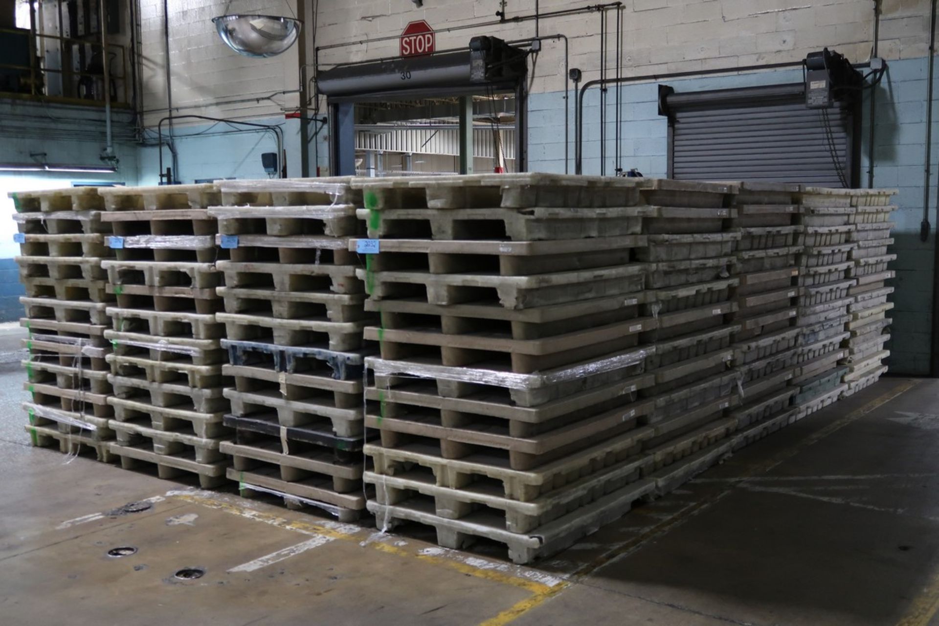 (240) Jeco Plastic Pallets