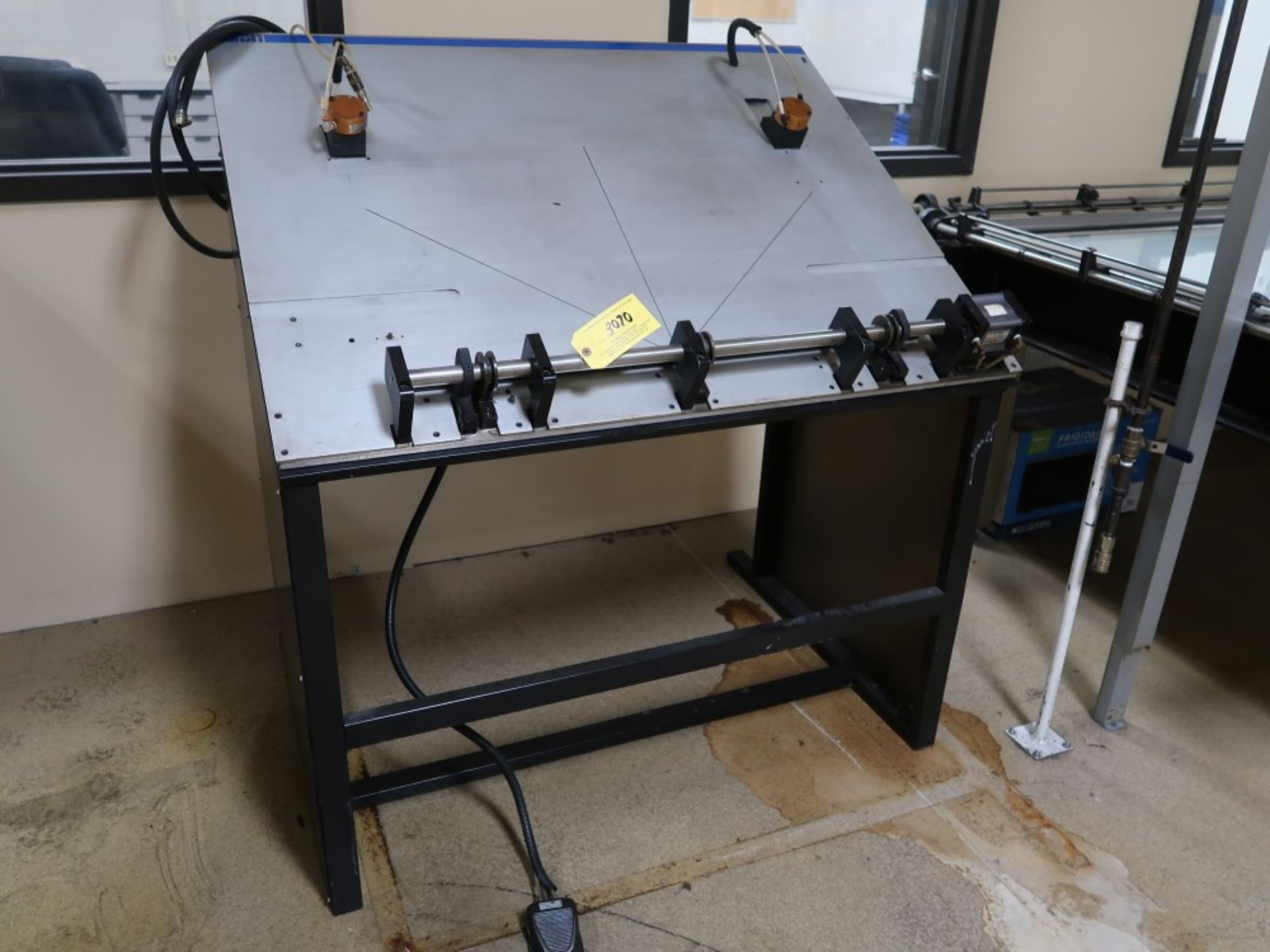 Pneumatic Plate Punch