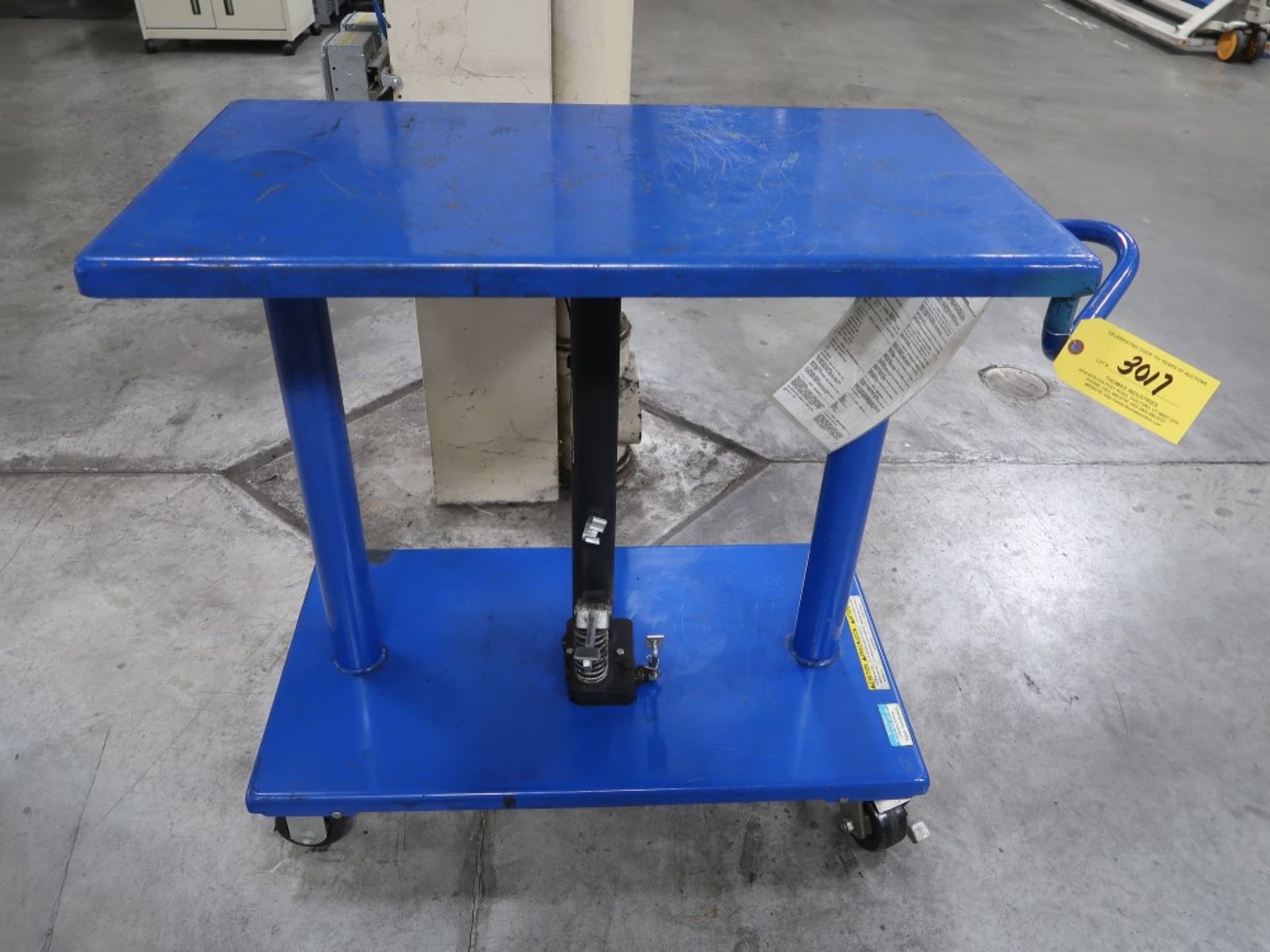 Vestil Hydraulic Lift Table 1,000 Lb Cap, 36" x 20" Platform - Image 2 of 3