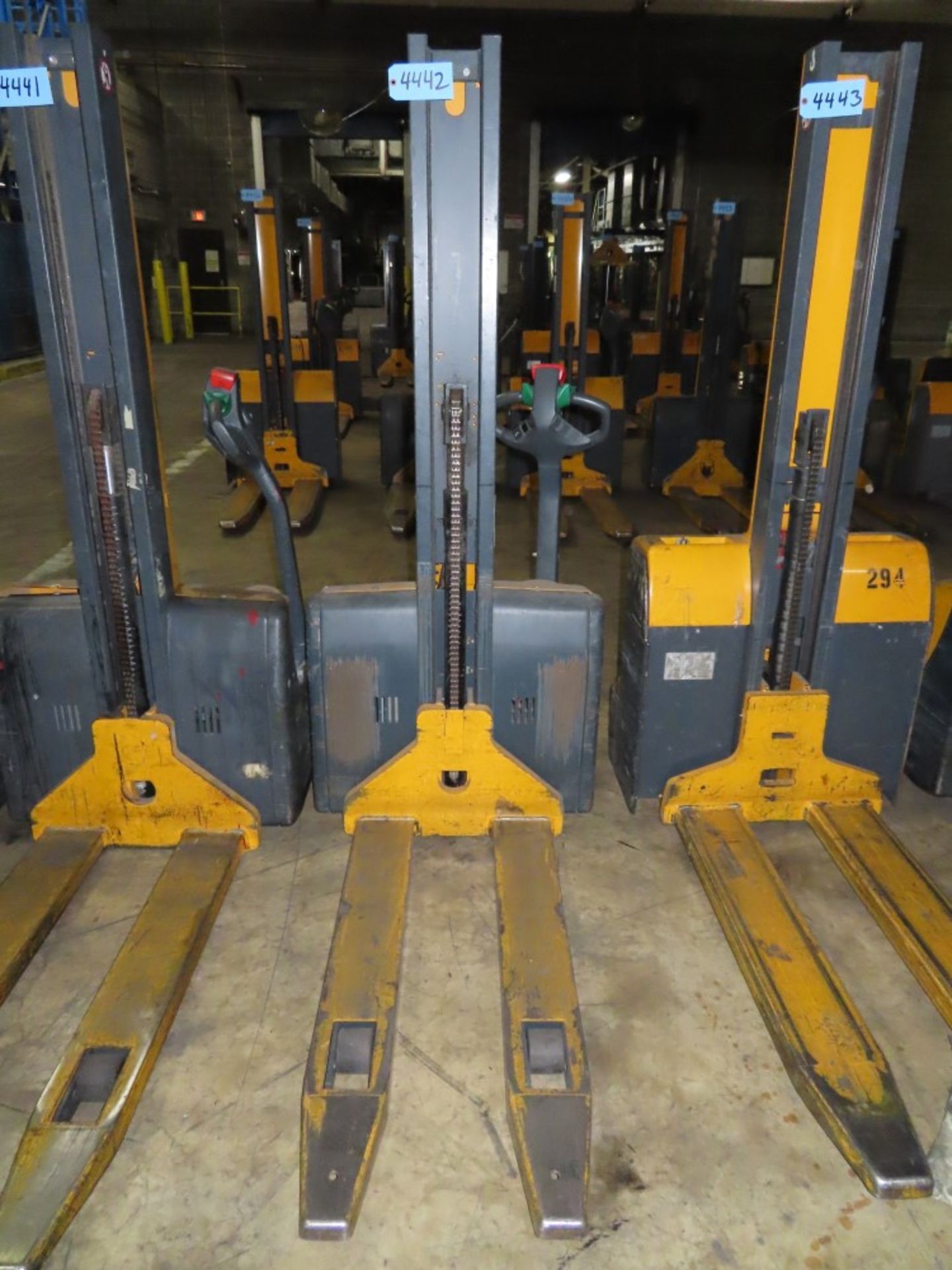 JUNGHEINRICH MDL. EMC110 ELECTRIC PALLET JACK