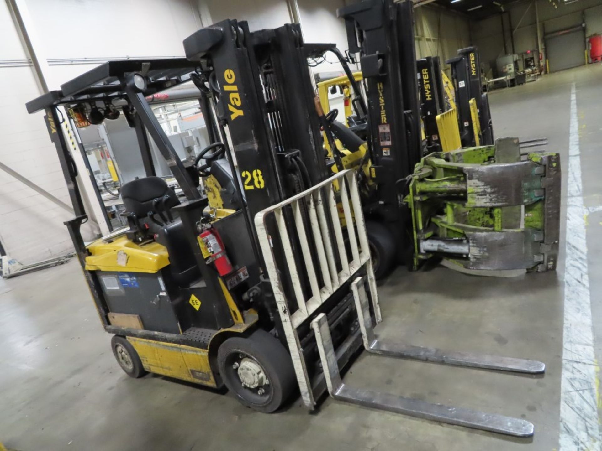 YALE MDL. ERC050VGN48TE088 4,800LB. CAPACITY ELECTRIC FORKLIFT TRUCK - Image 2 of 6