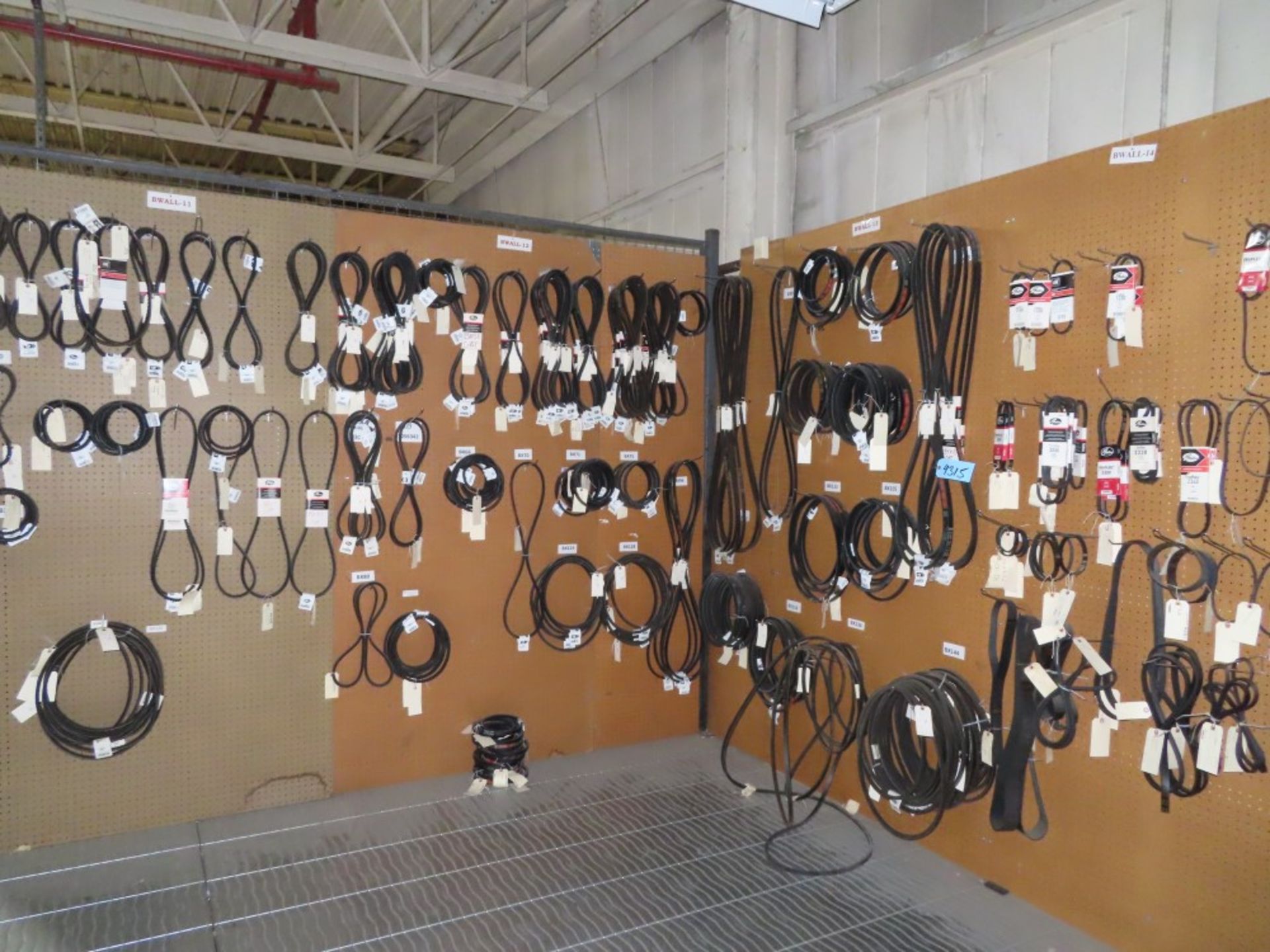 LARGE LOT OF BELTS (MIDDLE OF MEZZANINE) - Image 4 of 4