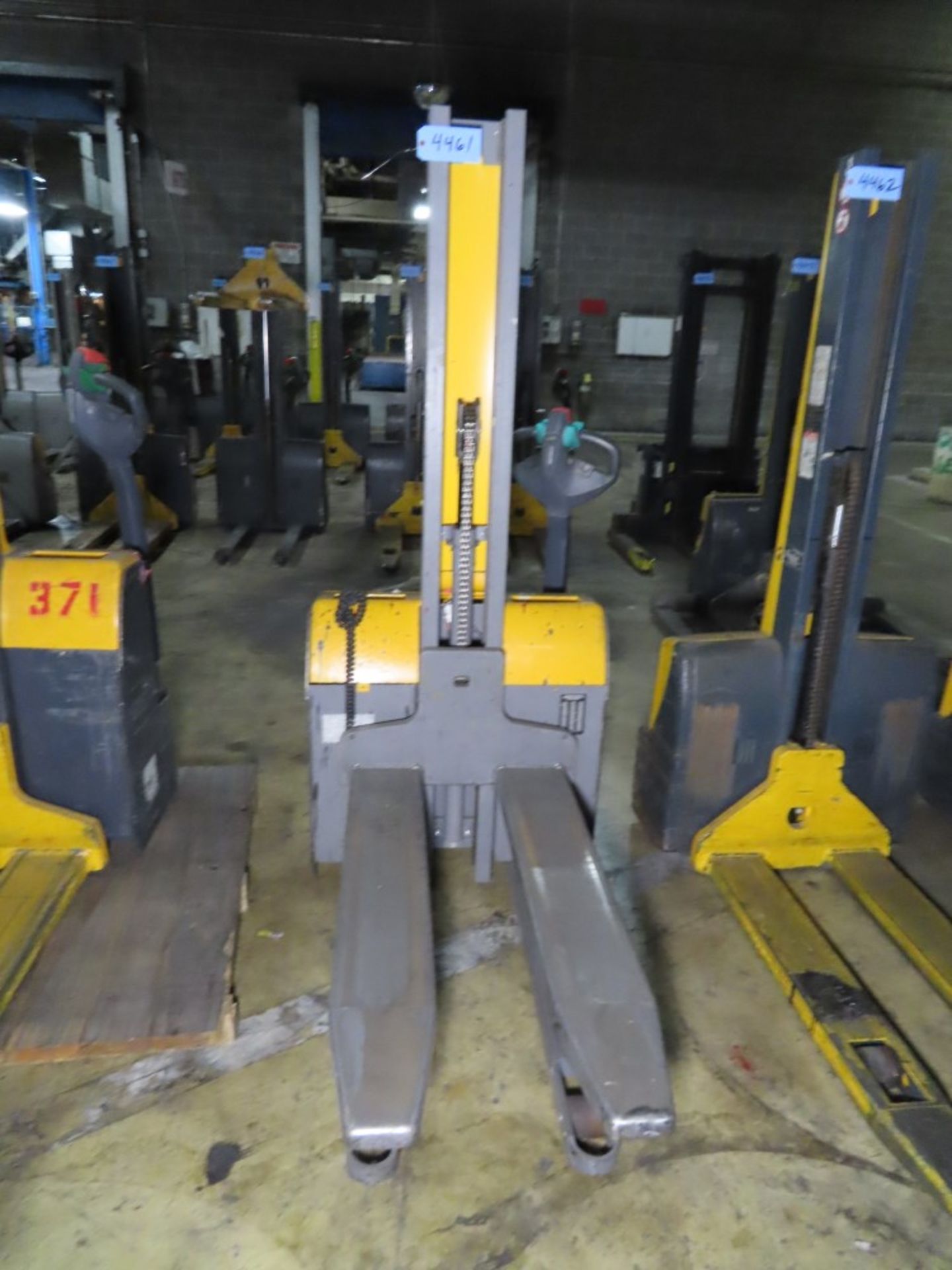 JUNGHEINRICH MDL. EMC110 ELECTRIC PALLET JACK