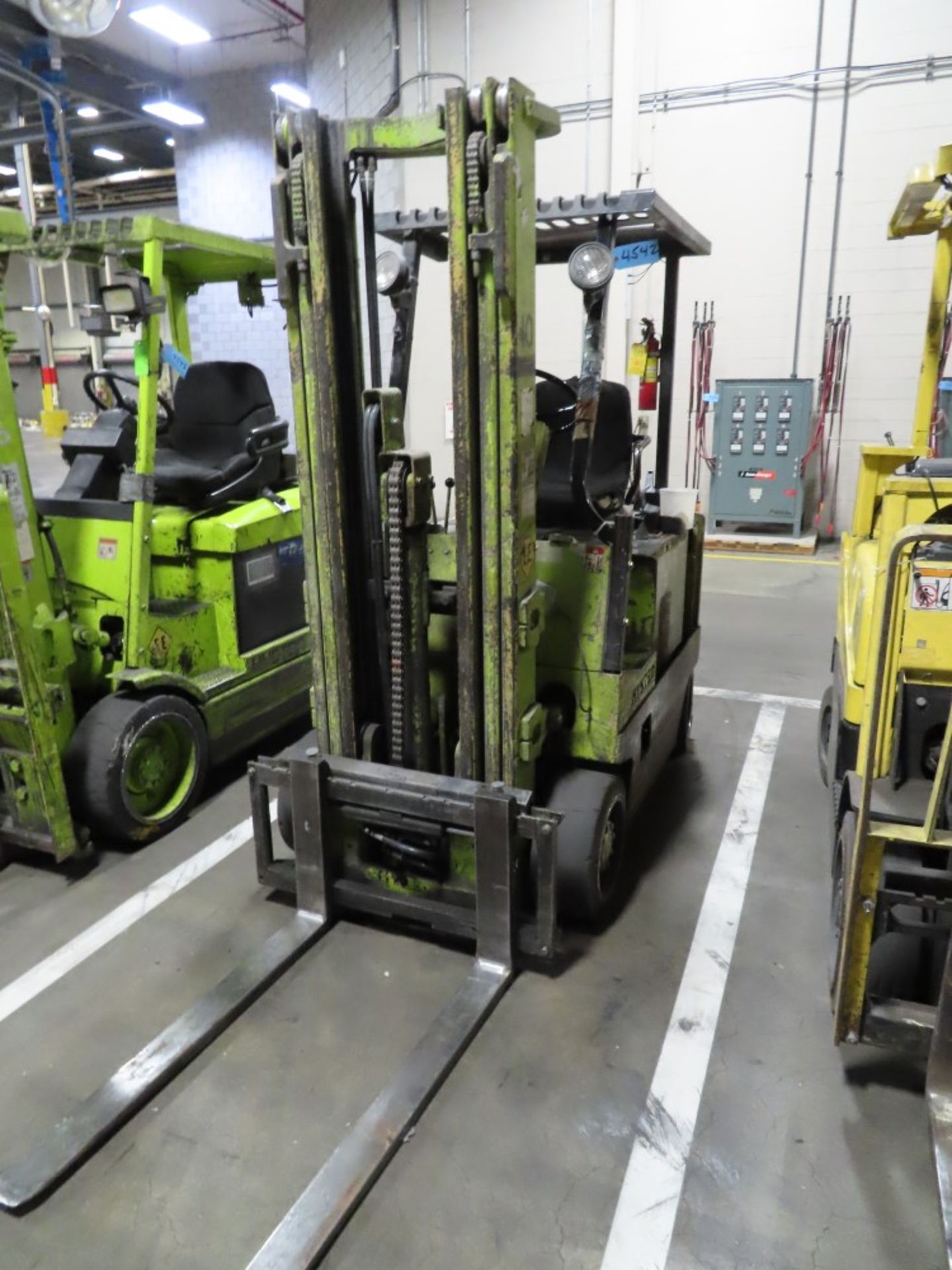 HYSTER APPROXIMATELY 3,000LB. CAPACITY ELECTRIC FORKLIFT TRUCK