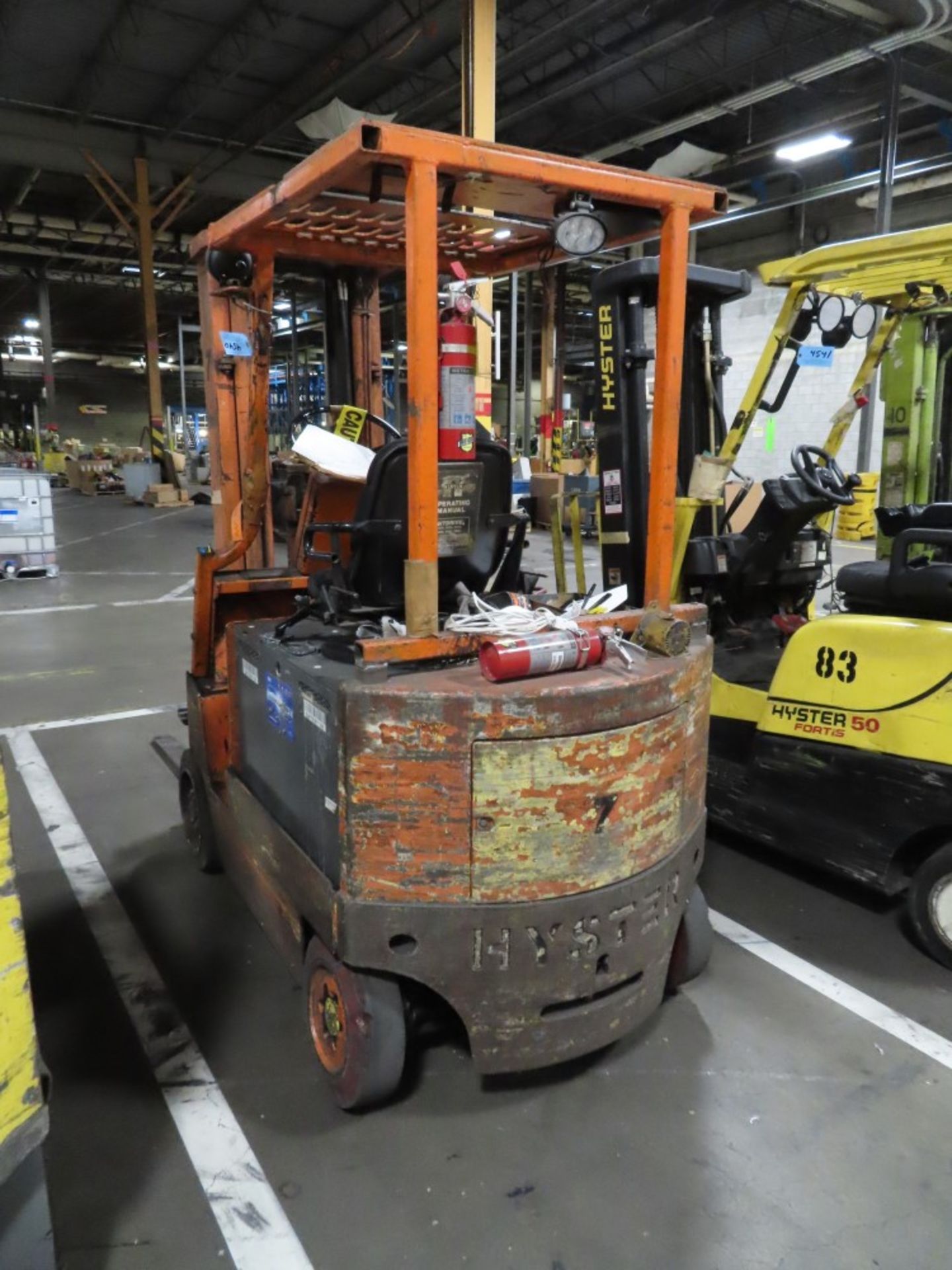 HYSTER MDL. E50XL-33 3,725LB. CAPACITY ELECTRIC FORKLIFT TRUCK - Image 2 of 5