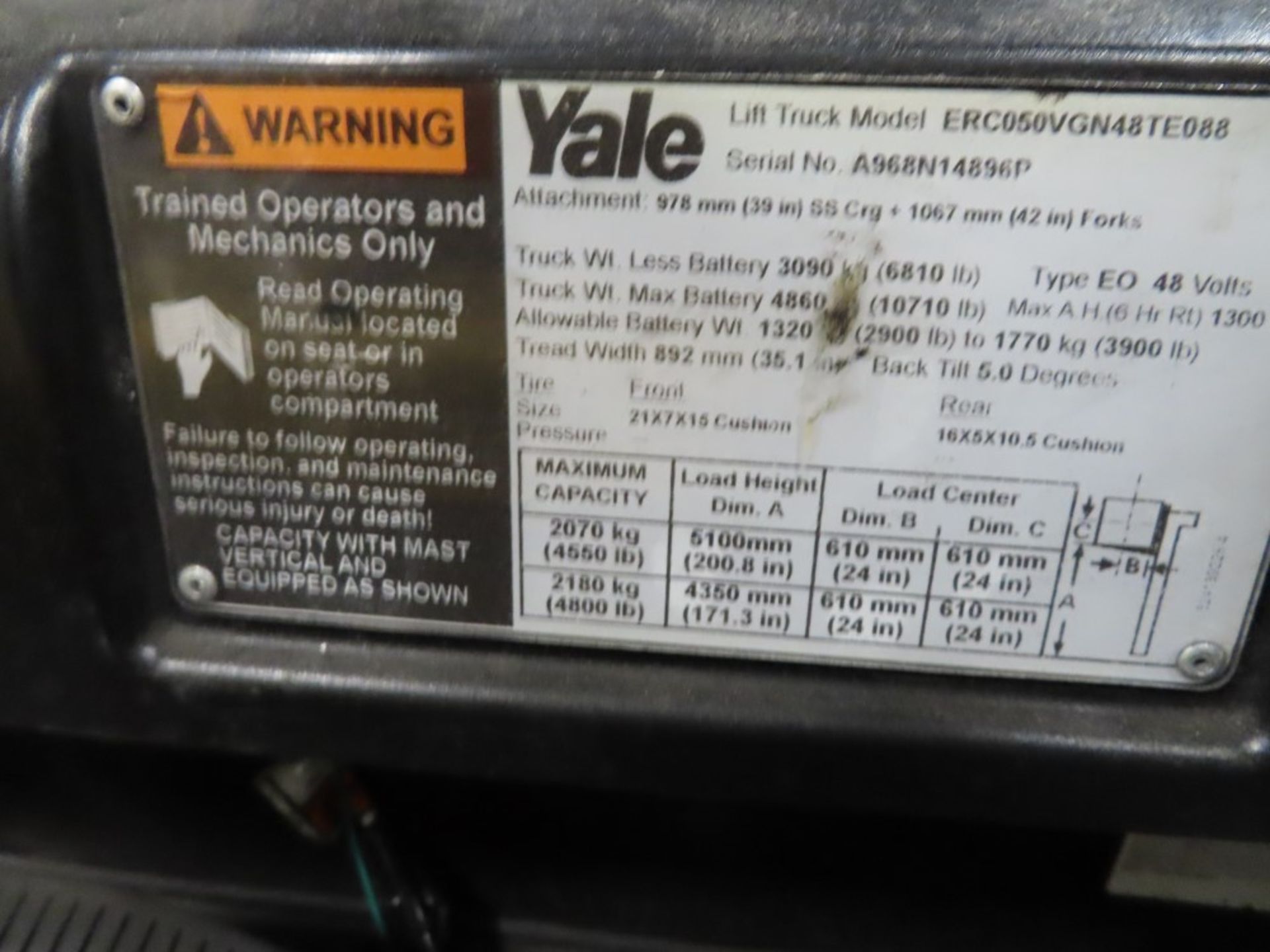 YALE MDL. ERC050VGN48TE088 4,800LB. CAPACITY ELECTRIC FORKLIFT TRUCK - Image 3 of 6