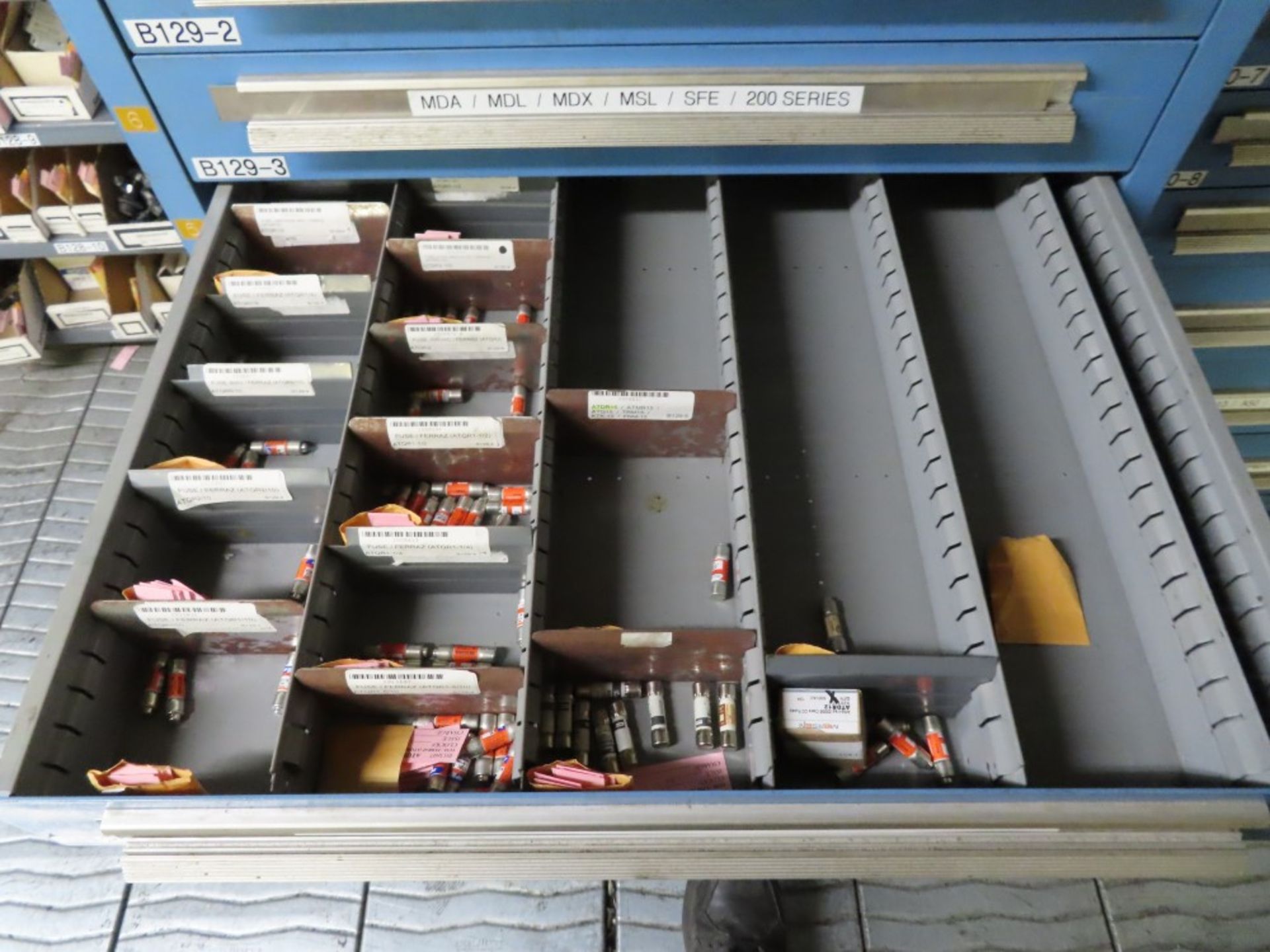 LYON 8-DRAWER LISTA STYLE CABINET W/ ASSORTED FUSES - Image 2 of 4