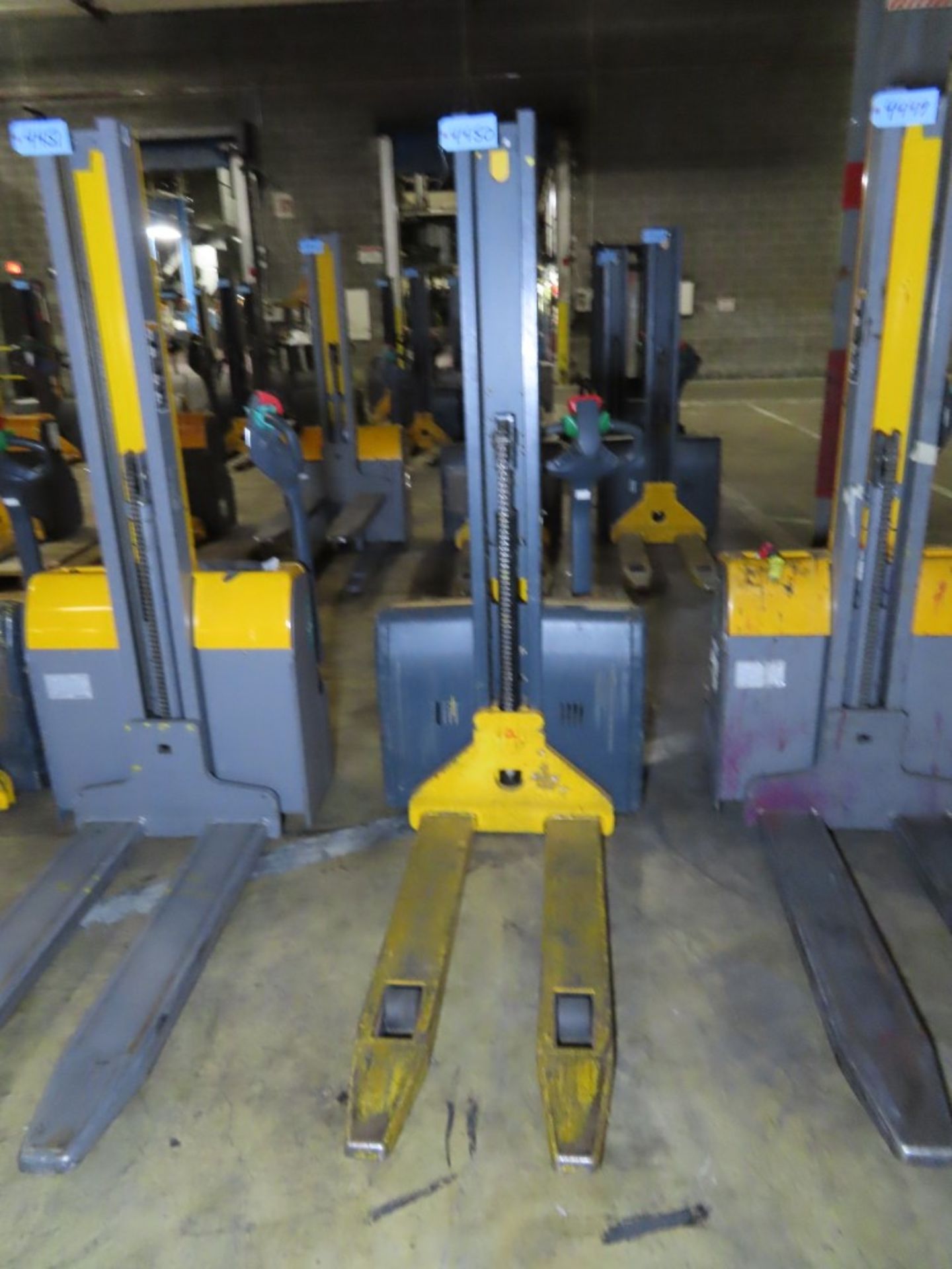 JUNGHEINRICH MDL. EMC110 ELECTRIC PALLET JACK