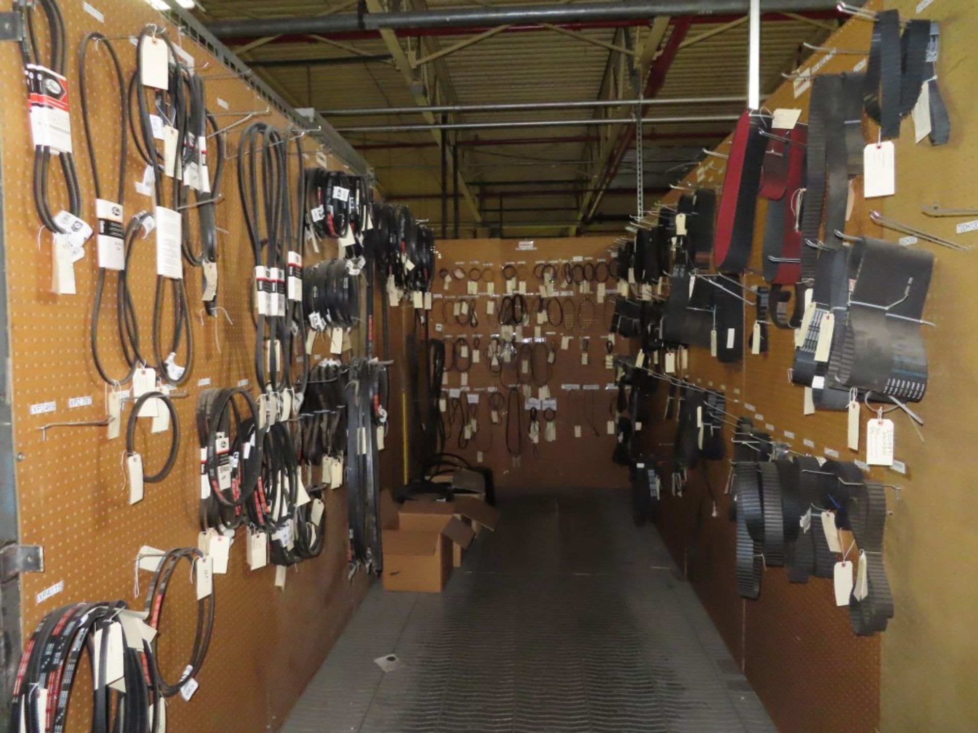 LARGE LOT OF BELTS (MIDDLE OF MEZZANINE) - Image 3 of 4