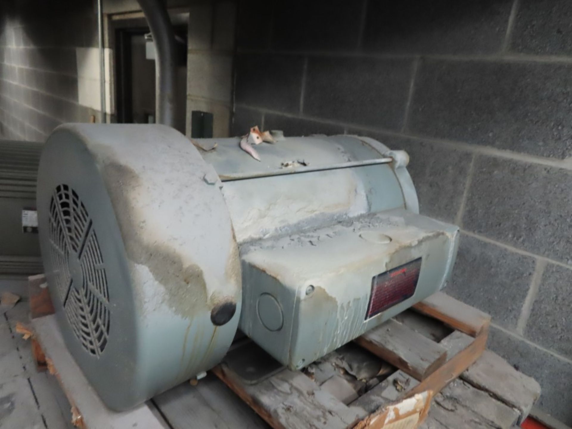 [5] ASSORTED MOTORS: US ELECTRICAL 20HP, APPROXIMATELY 20HP MOTOR, US ELECTRICAL 10HP MOTOR, 10HP MO - Image 3 of 7