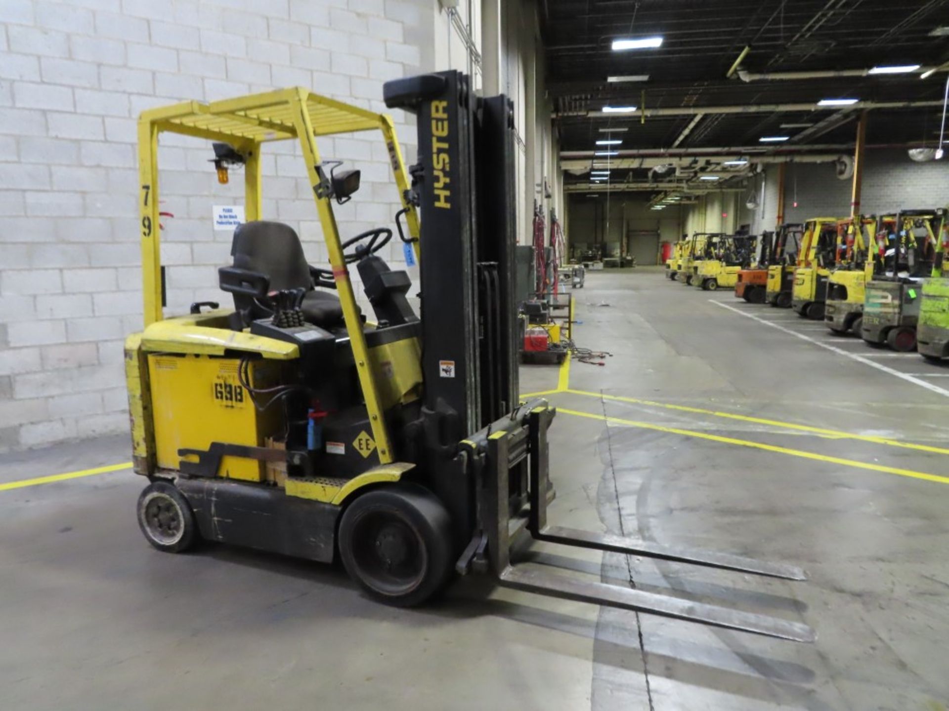 HYSTER MDL. E60XM 5,800LB. CAPACITY ELECTRIC FORKLIFT TRUCK - Image 2 of 5