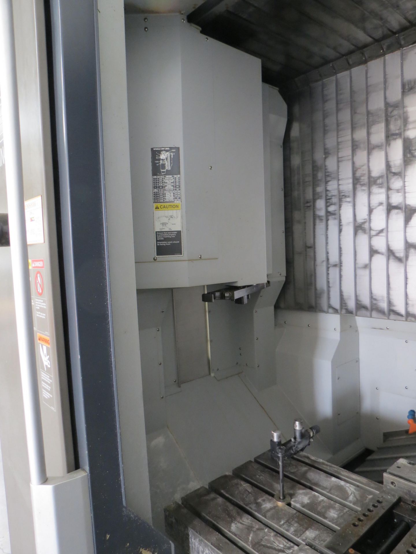 NOV. 2018 MAKINO F5 CNC VERTICAL MACHINING CENTER, SN: V151452WITH SMC IDFA6E REFRIGERATED DRYER, - Image 4 of 27