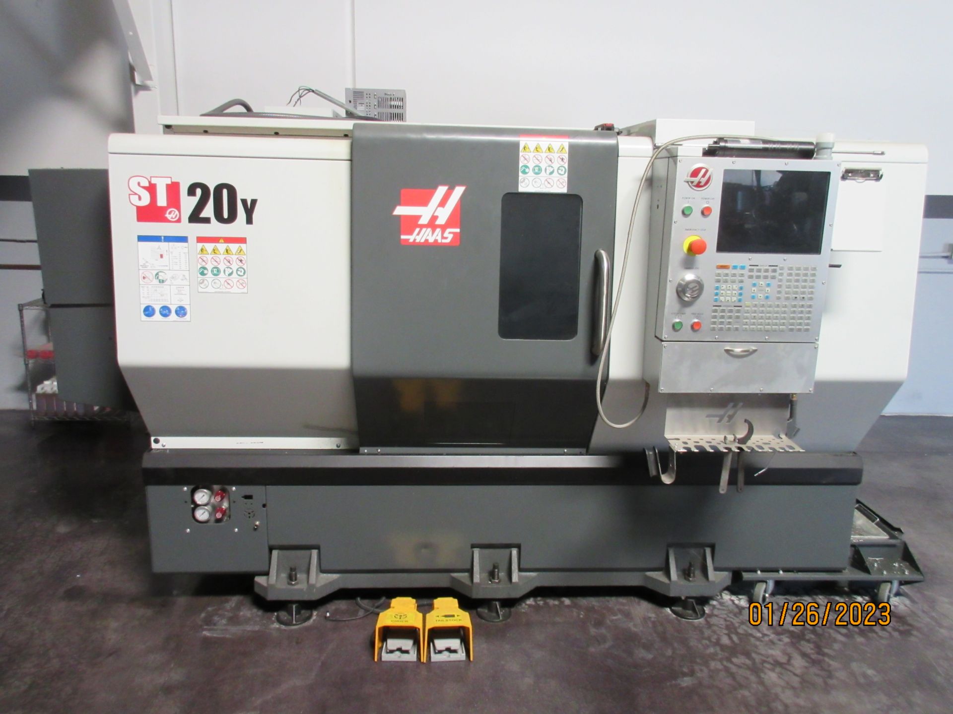 2018 HAAS ST 20Y CNC LATHE, WITH CHIP CONVEYOR, TAPPING COOLANT TANK AND PUMP, SN: 3111882, 220V, - Image 3 of 14