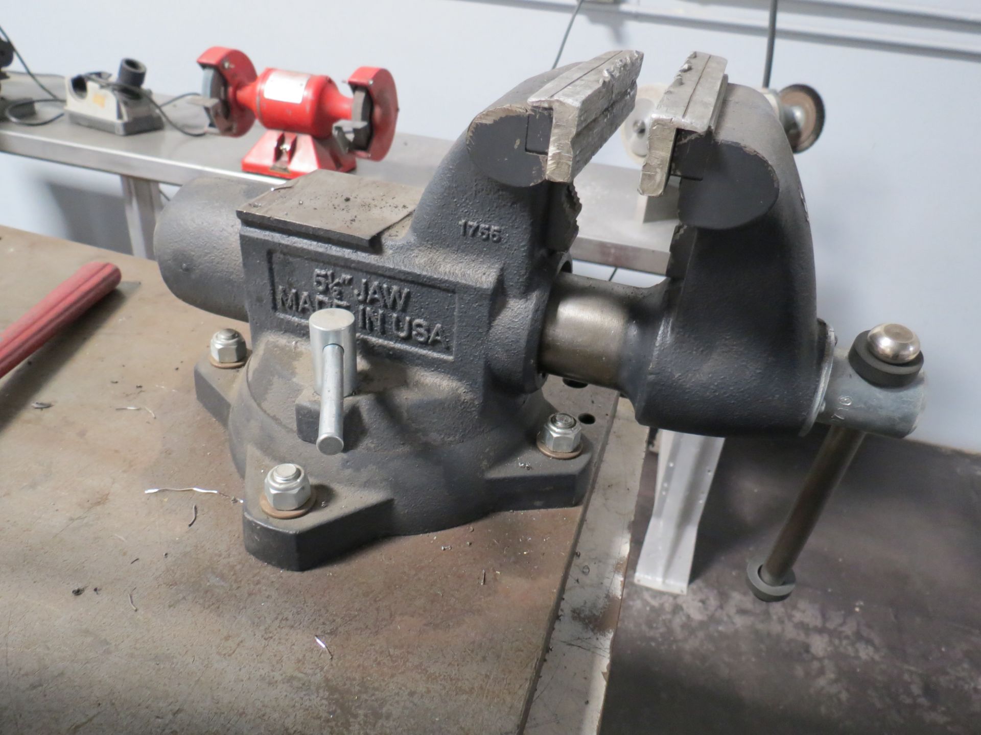 BENCH VISE 5 1/2" JAW