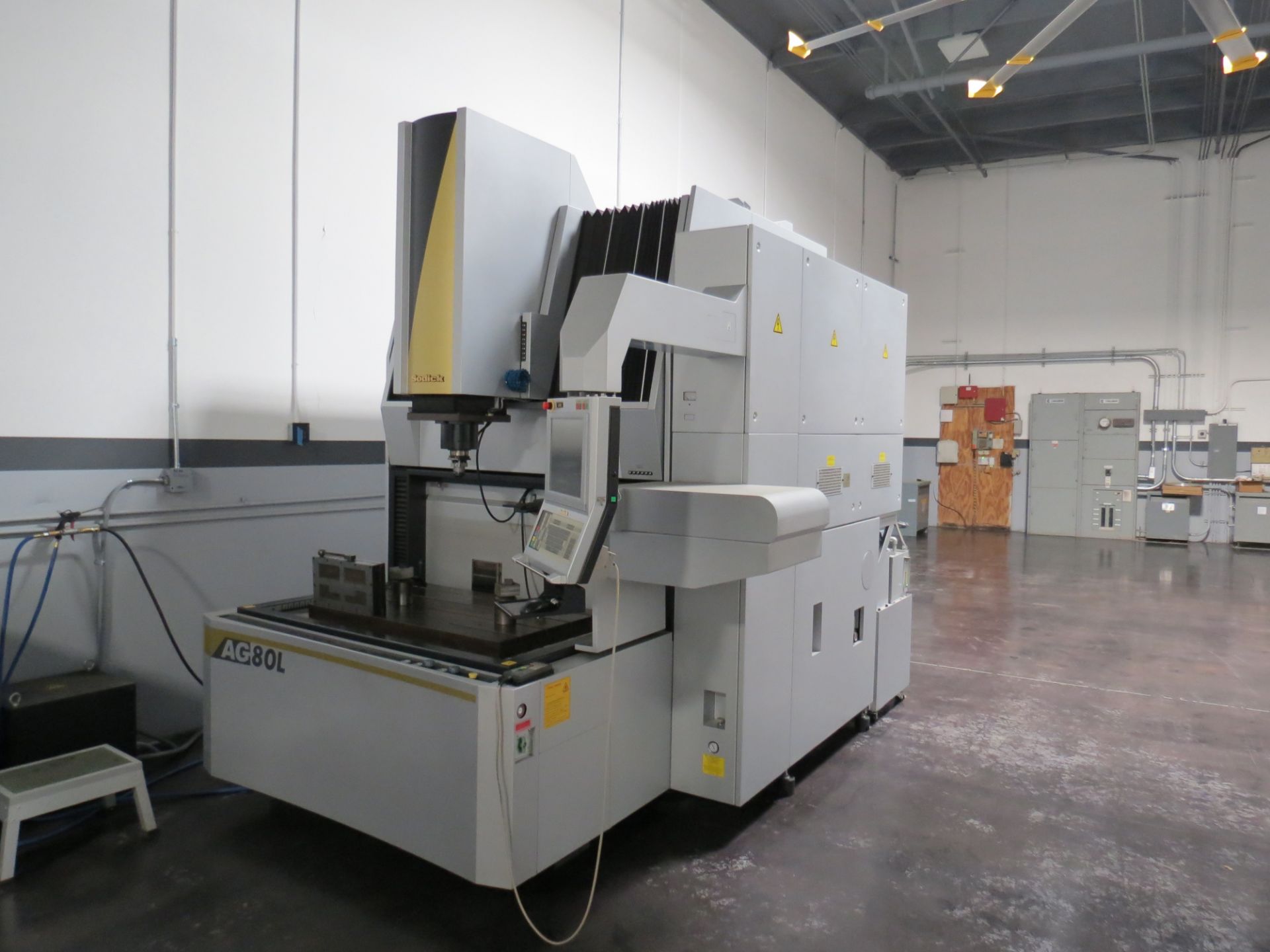 SODICK AG80L LINEAR MOTOR DRIVEN CNC DIE SINKER EDM MACHINE WITH SODICK LN2 CONTROL & OIL MATIC