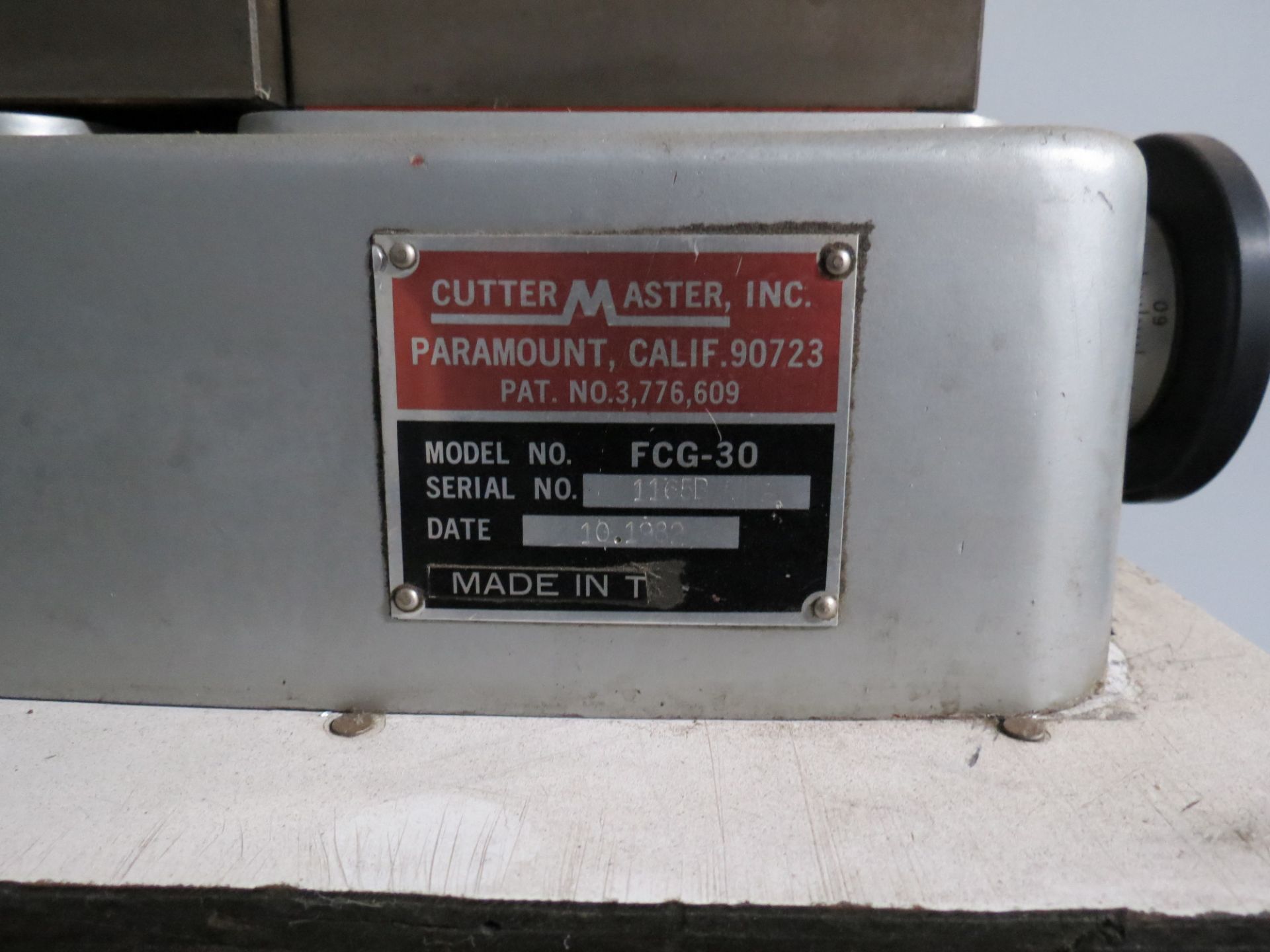 CUTTER MASTER MODEL: FCG-30 PROFESSIONAL END MILL TOOL GRINDER / SHARPENER SN: 1165B - Image 4 of 5