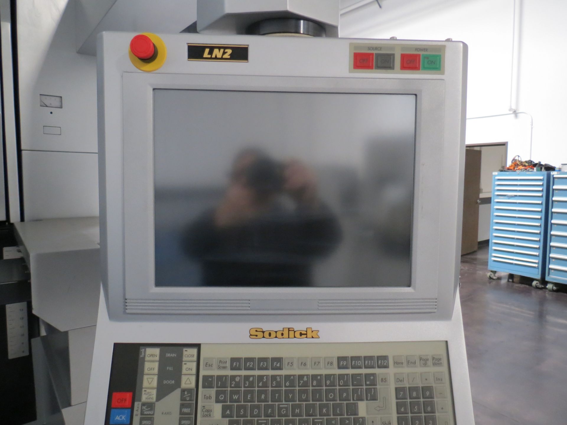 SODICK AG80L LINEAR MOTOR DRIVEN CNC DIE SINKER EDM MACHINE WITH SODICK LN2 CONTROL & OIL MATIC - Image 8 of 13