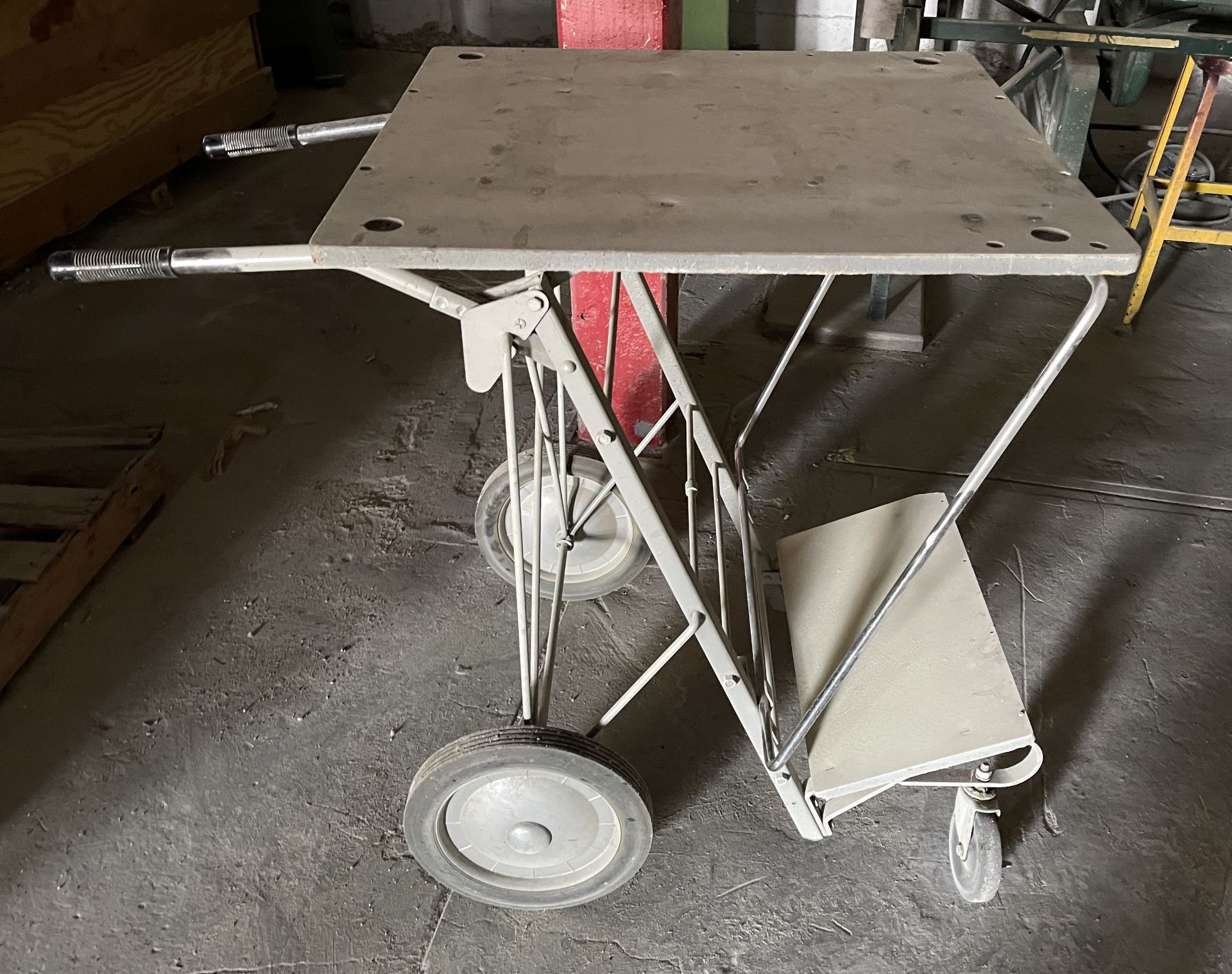 SHOP PUSH AROUND CART ON WHEELS / PORTABLE DRAFTING TABLE ?