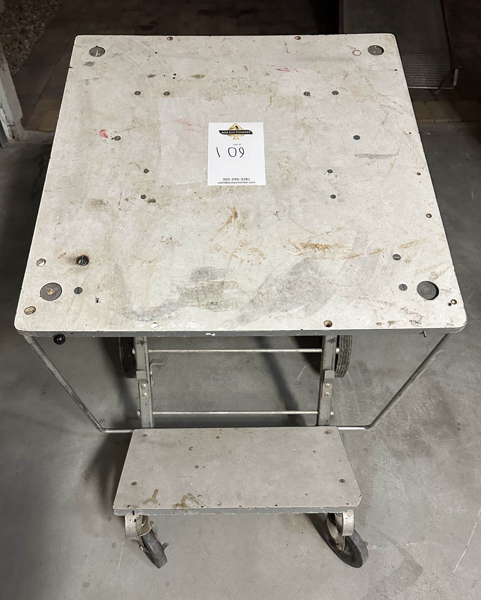 SHOP PUSH AROUND CART ON WHEELS / PORTABLE DRAFTING TABLE ? - Image 2 of 3