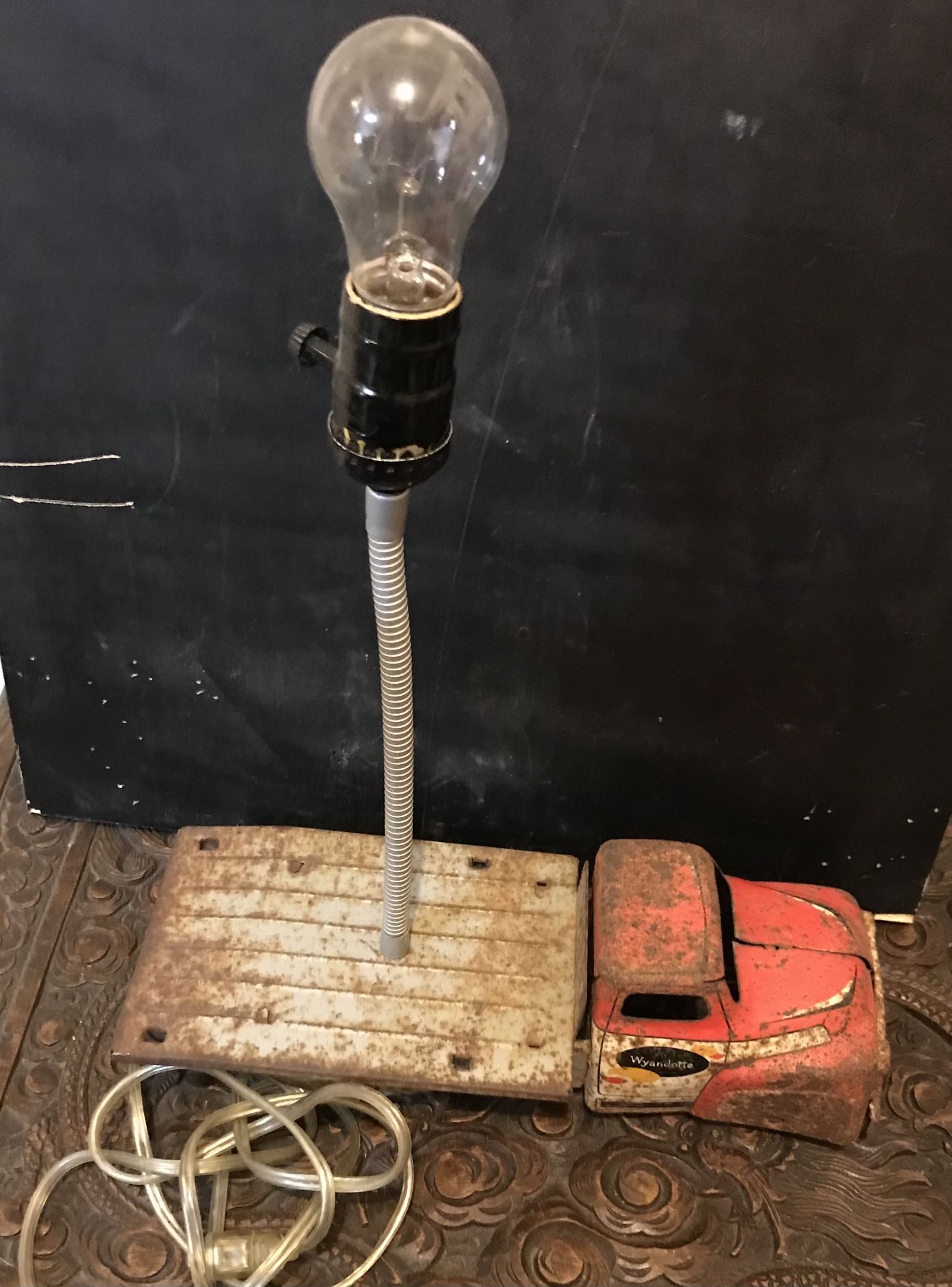 VINTAGE TRUCK LAMP ELECTRIC