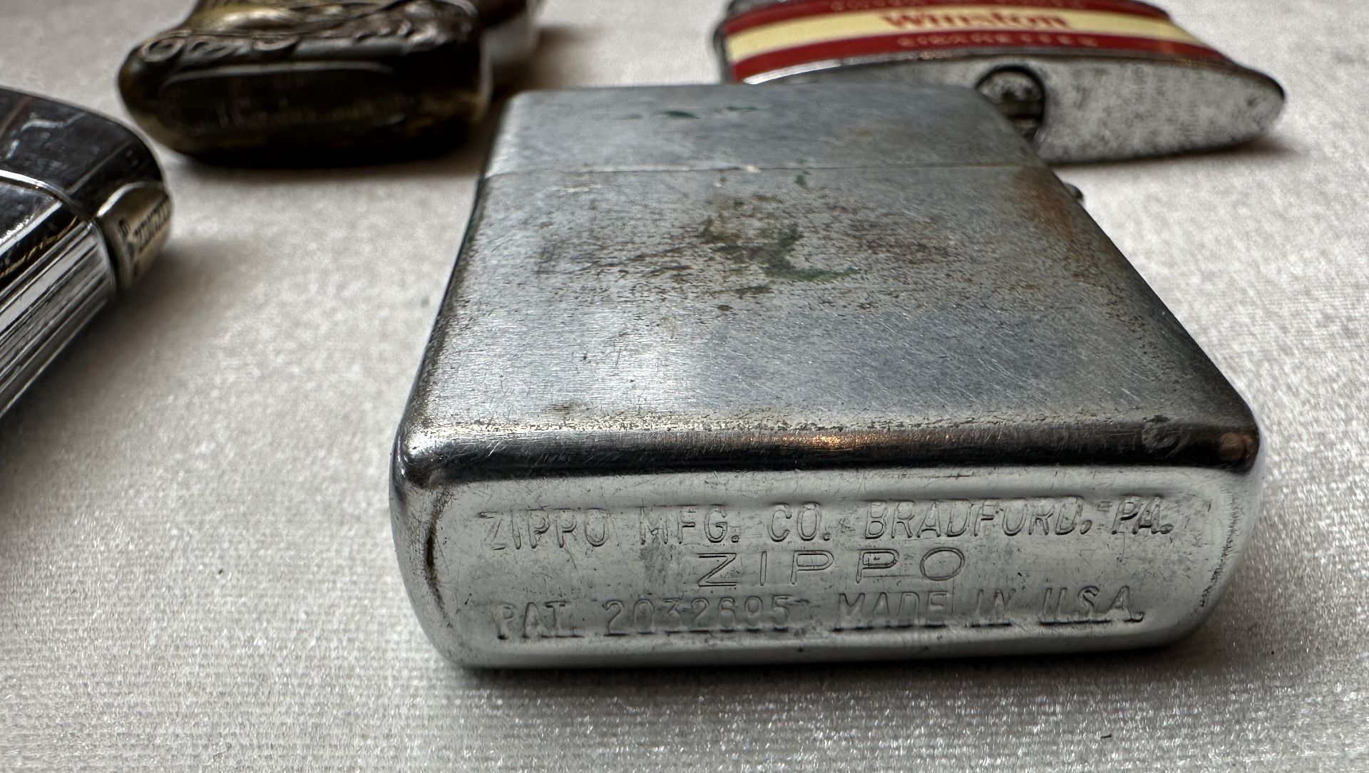 4 VINTAGE LIGHTERS , ZIPPO ETC - Image 4 of 5