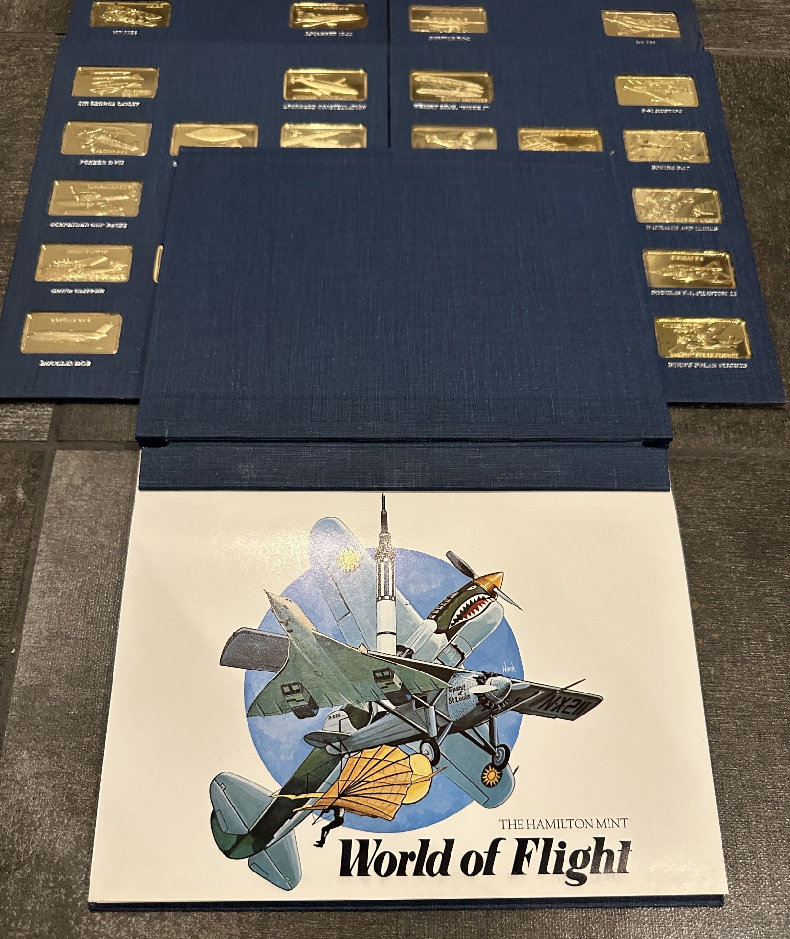 THE HAMILTON MINT WORLD OF FLIGHT 50 ONE OUNCE .999 SILVER PIECES, WITH 24K E.G.P ON TOP - Image 2 of 7