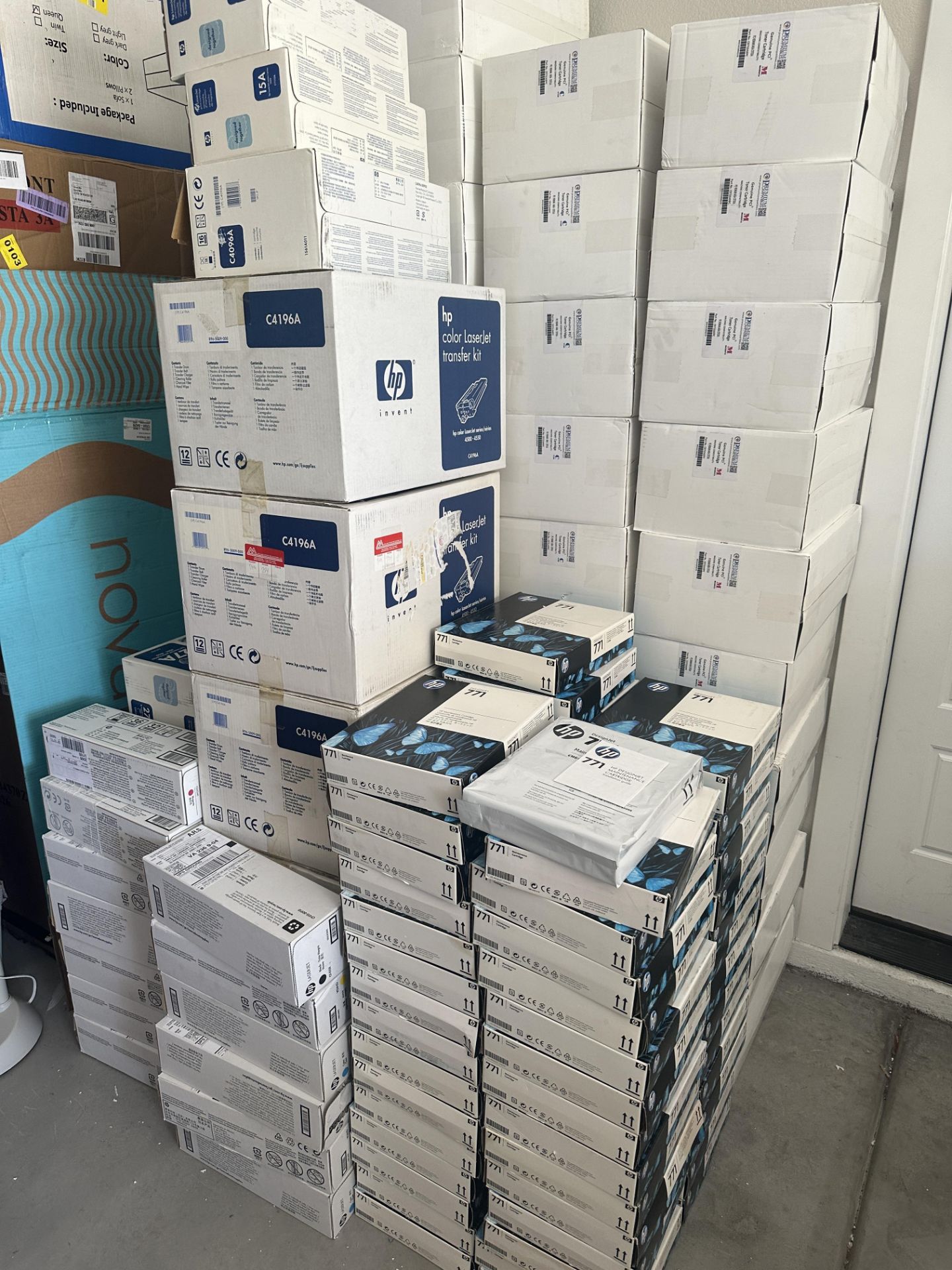 APPROX. 15 PALLETS OF TONER , XEROX, HP, LEXMARK + MANY MORE - Image 7 of 9