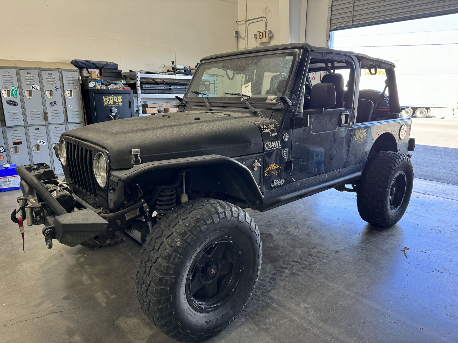 2005 JEEP LJ VERY LIMITED RUN, 2 DOOR, LIFTED , LOCKS FRONT AND REAR ++ - Image 3 of 12