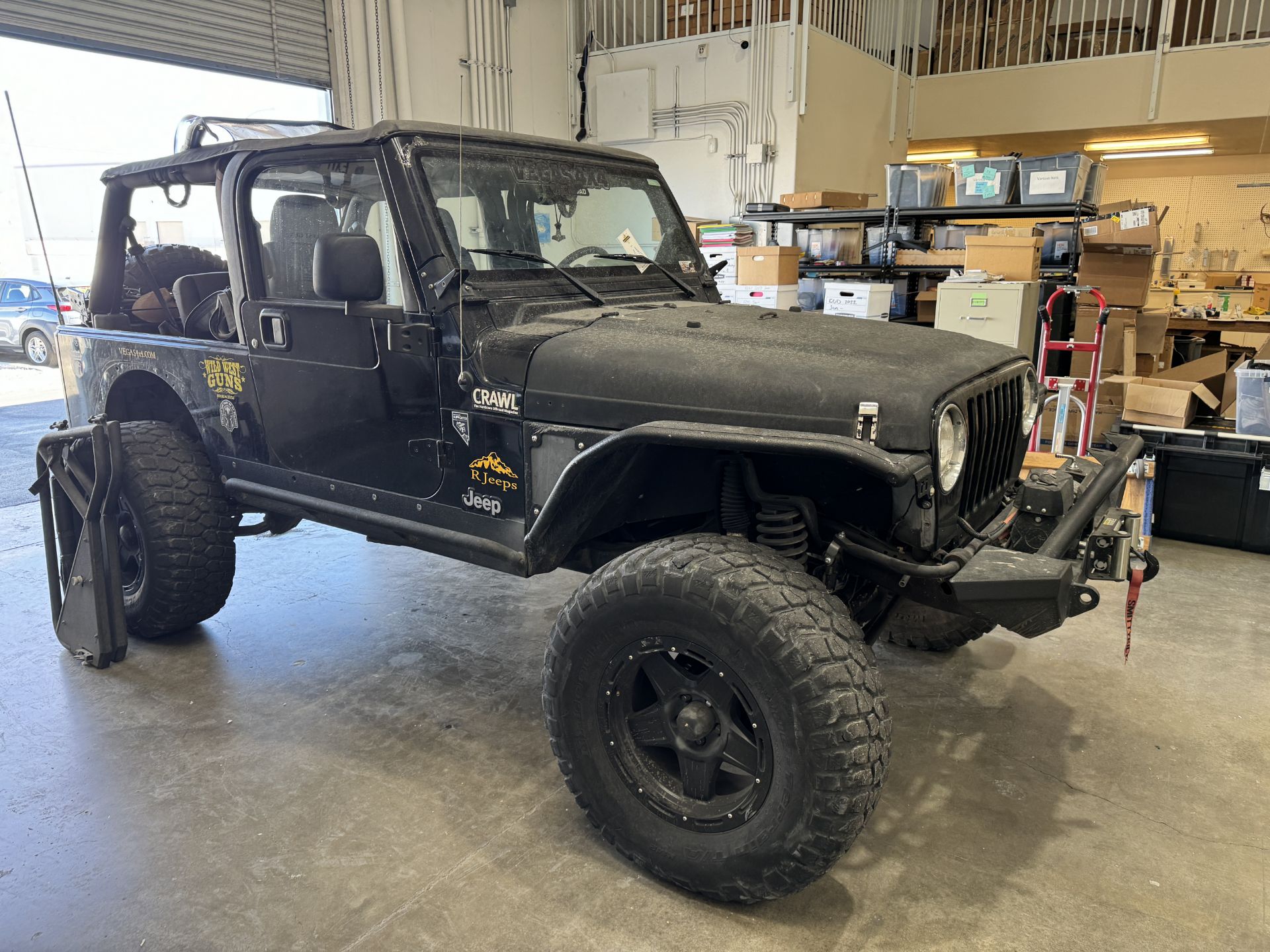 2005 JEEP LJ VERY LIMITED RUN, 2 DOOR, LIFTED , LOCKS FRONT AND REAR ++