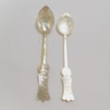 2 x antique hand carved Chinese caviar spoons - 11.5cm - slight nibbles to bowls