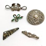 5 x silver brooches inc 1950's Iona Celtic Arts Industries cross (3.8cm diameter), Carrick Jewellery