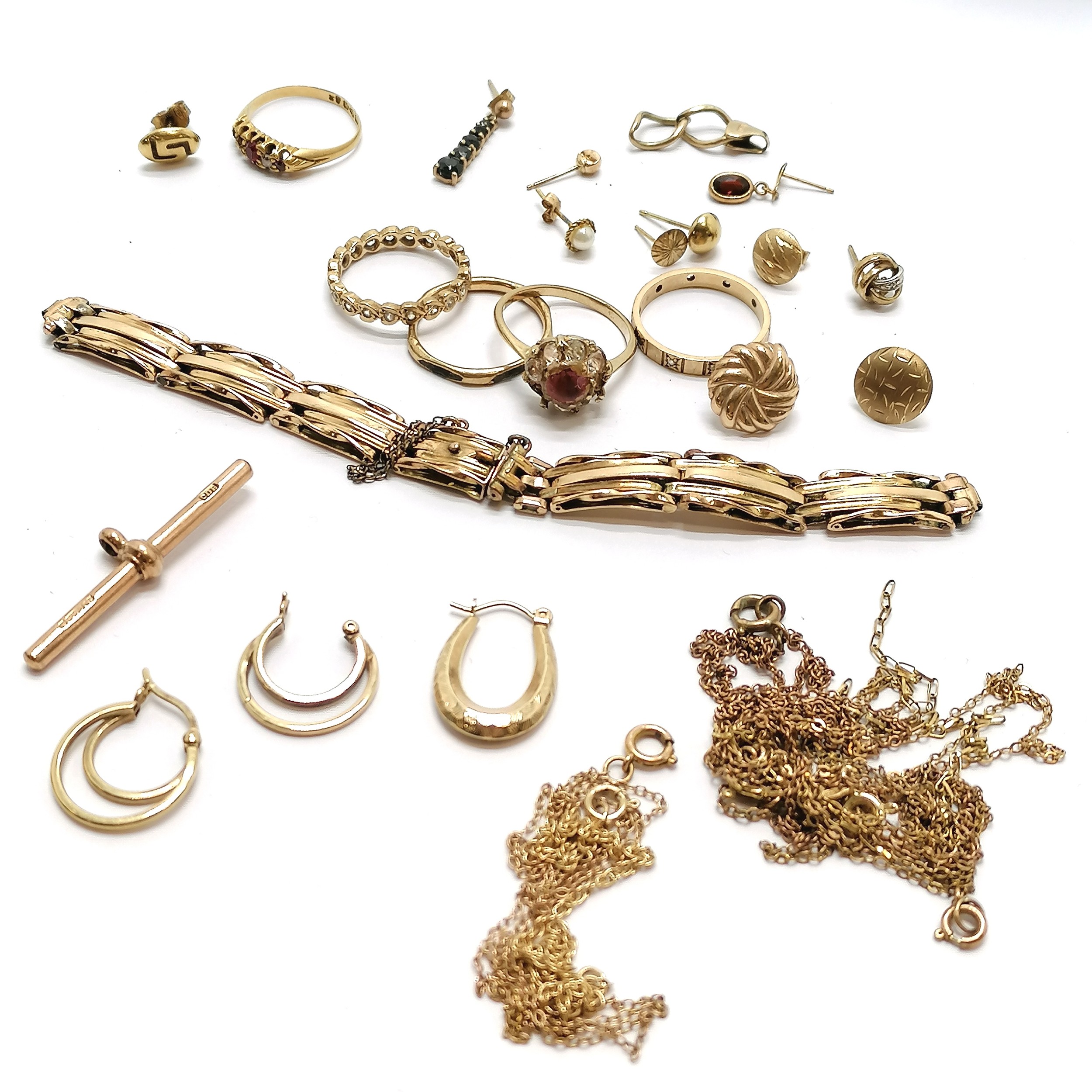 Qty of scrap gold inc unmarked sprung watch bracelet, stone set rings, pendant etc - total weight
