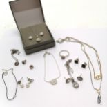 Qty of silver jewellery inc Pandora bracelet + pendant (on chain) + earrings, etc - total weight 23g