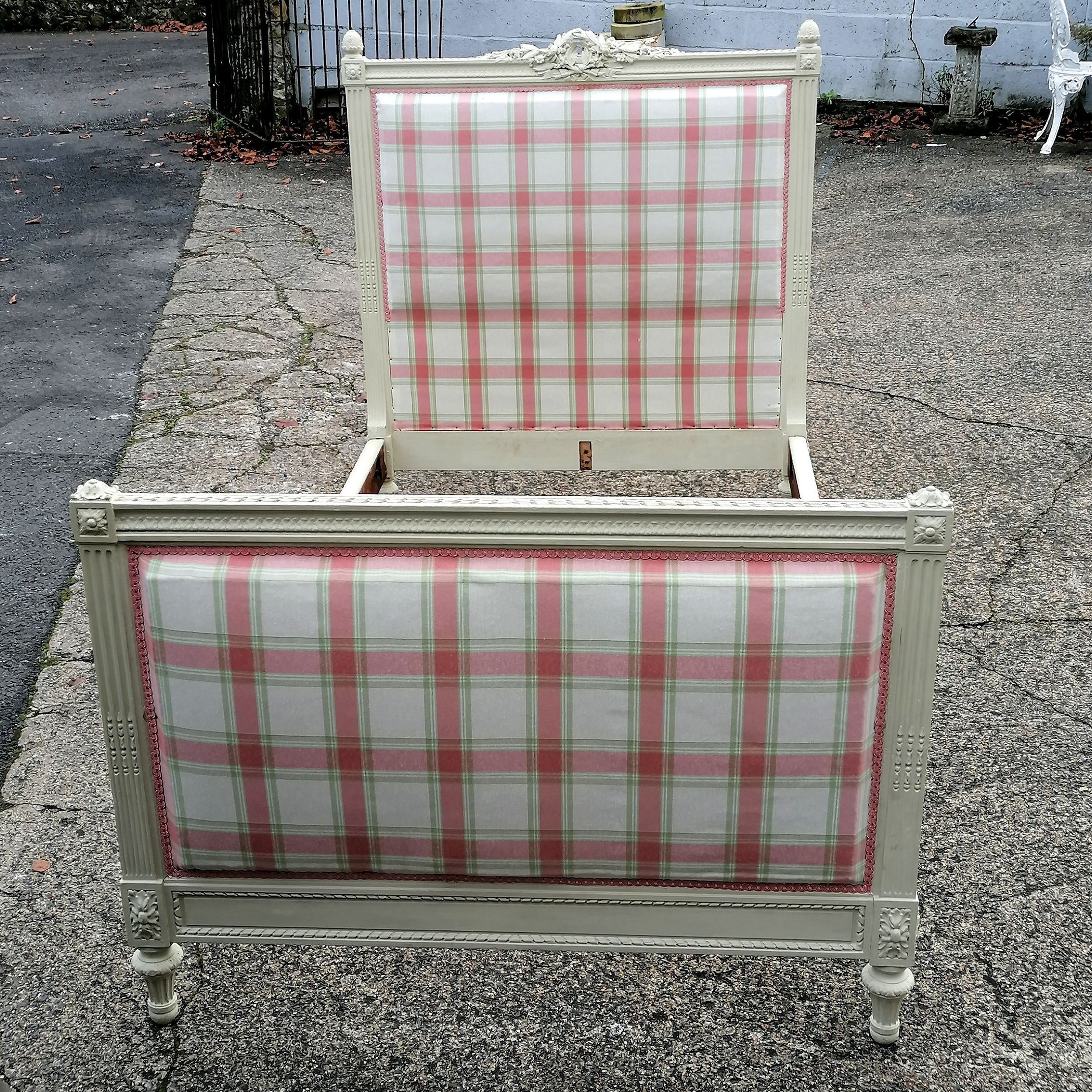 French carved painted single bed upholstered in pink checked fabric. headboard 123cm high x 110cm - Image 3 of 3