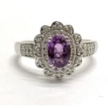 18ct hallmarked white gold alexandrite & diamond cluster ring - size O½ & 5g total weight