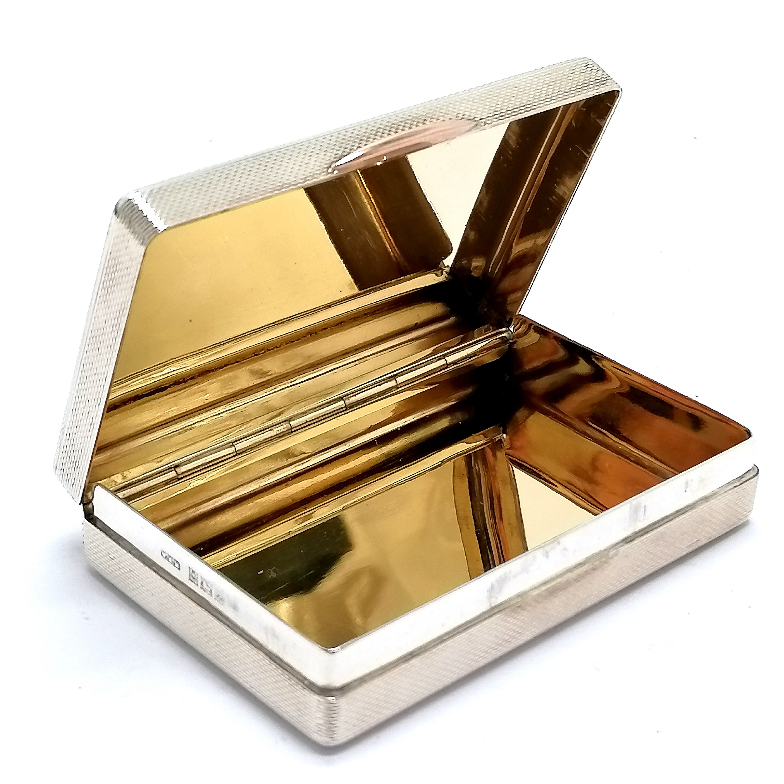 1965 silver table snuff box with gilt interior, engine turned detail and unmarked gold catch by W - Image 4 of 4