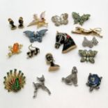 Qty of costume brooches inc Craft horses head, frog, butterfly, marcasite poodle, terrapin,
