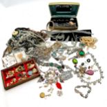 Qty of costume jewellery inc diamante, white metal collar, pin badges etc