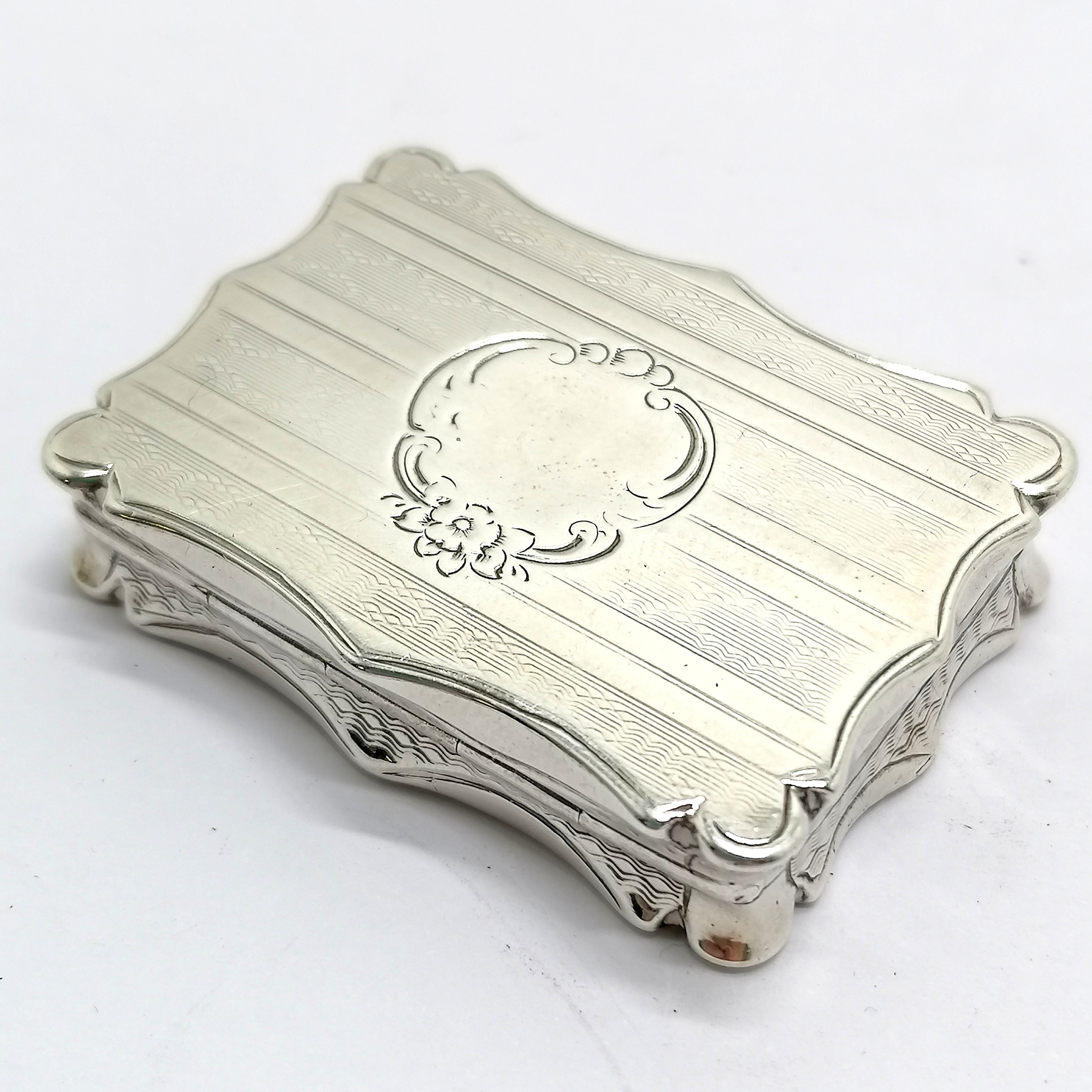 1850 Victorian silver snuff box with gilt interior by Nathaniel Mills - 4.2cm x 3.2cm & 24g total - Image 4 of 4