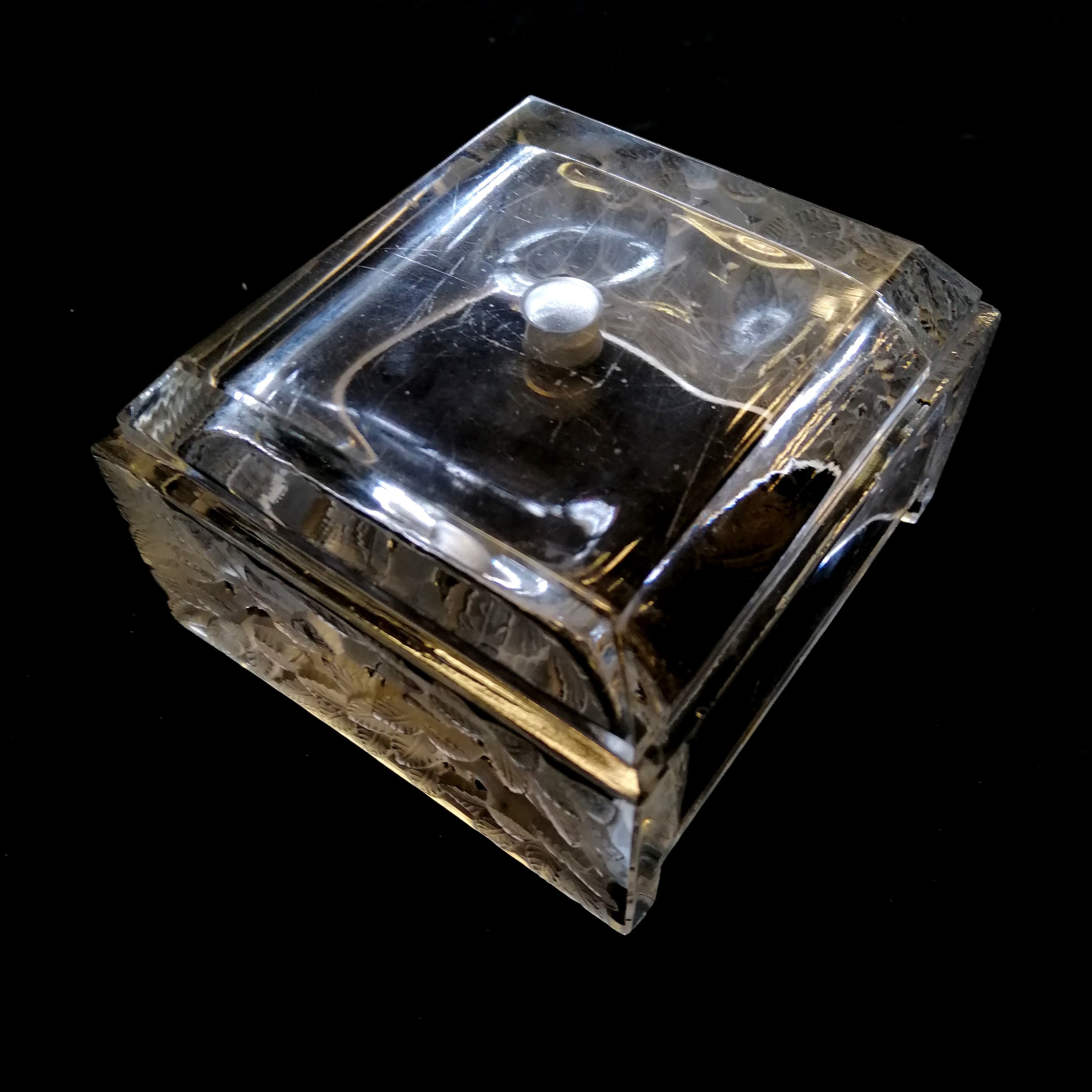 R Lalique colmar cigarette box - 10cm x 11cm ~ missing lid, has hole in centre & has chips to some - Image 2 of 5